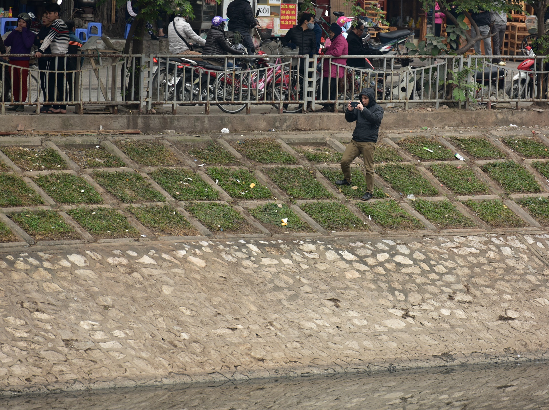 nguoi chet noi o song To lich anh 6