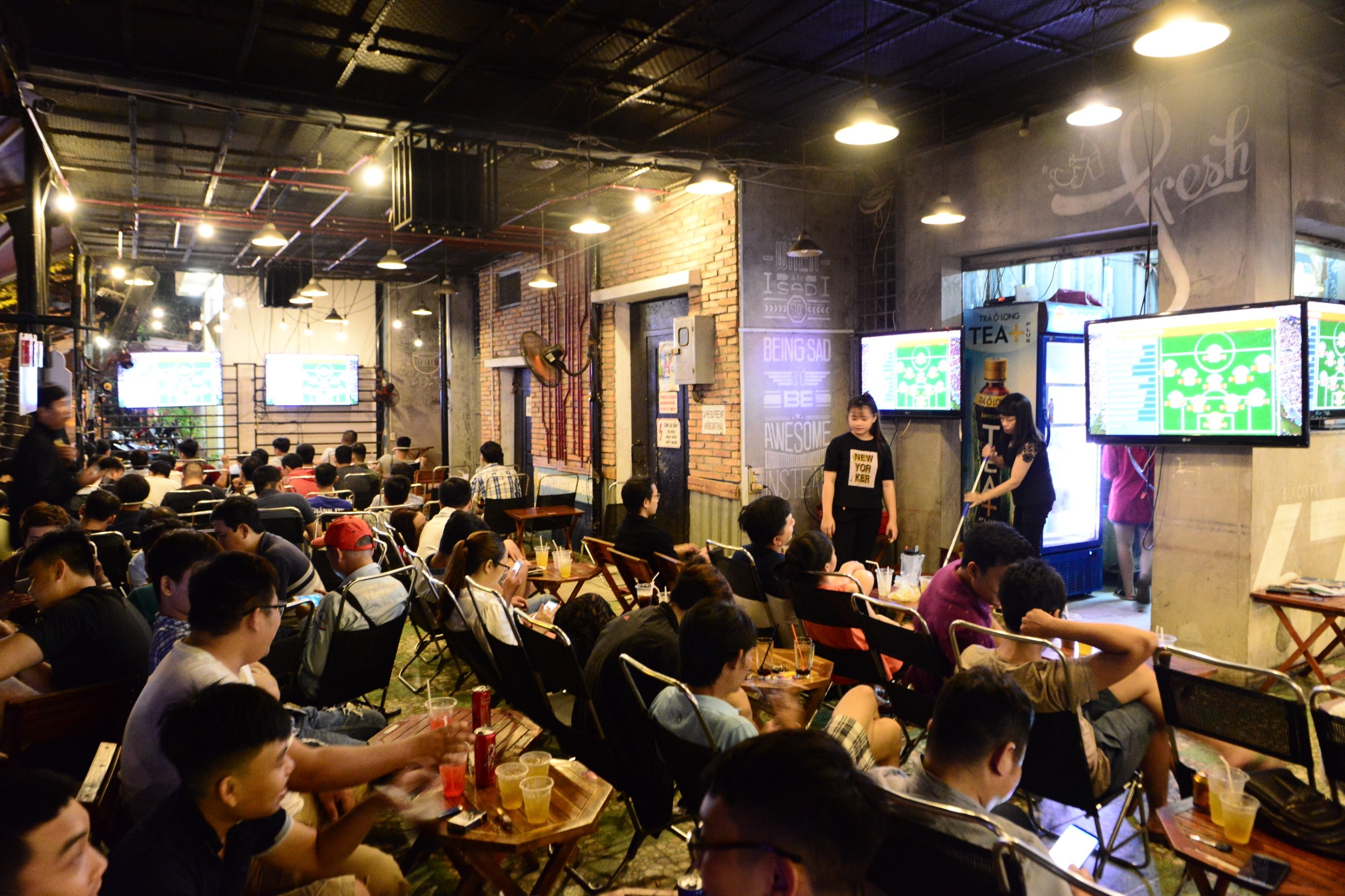 nguoi ham mo xem bong da World Cup o Sai Gon anh 5