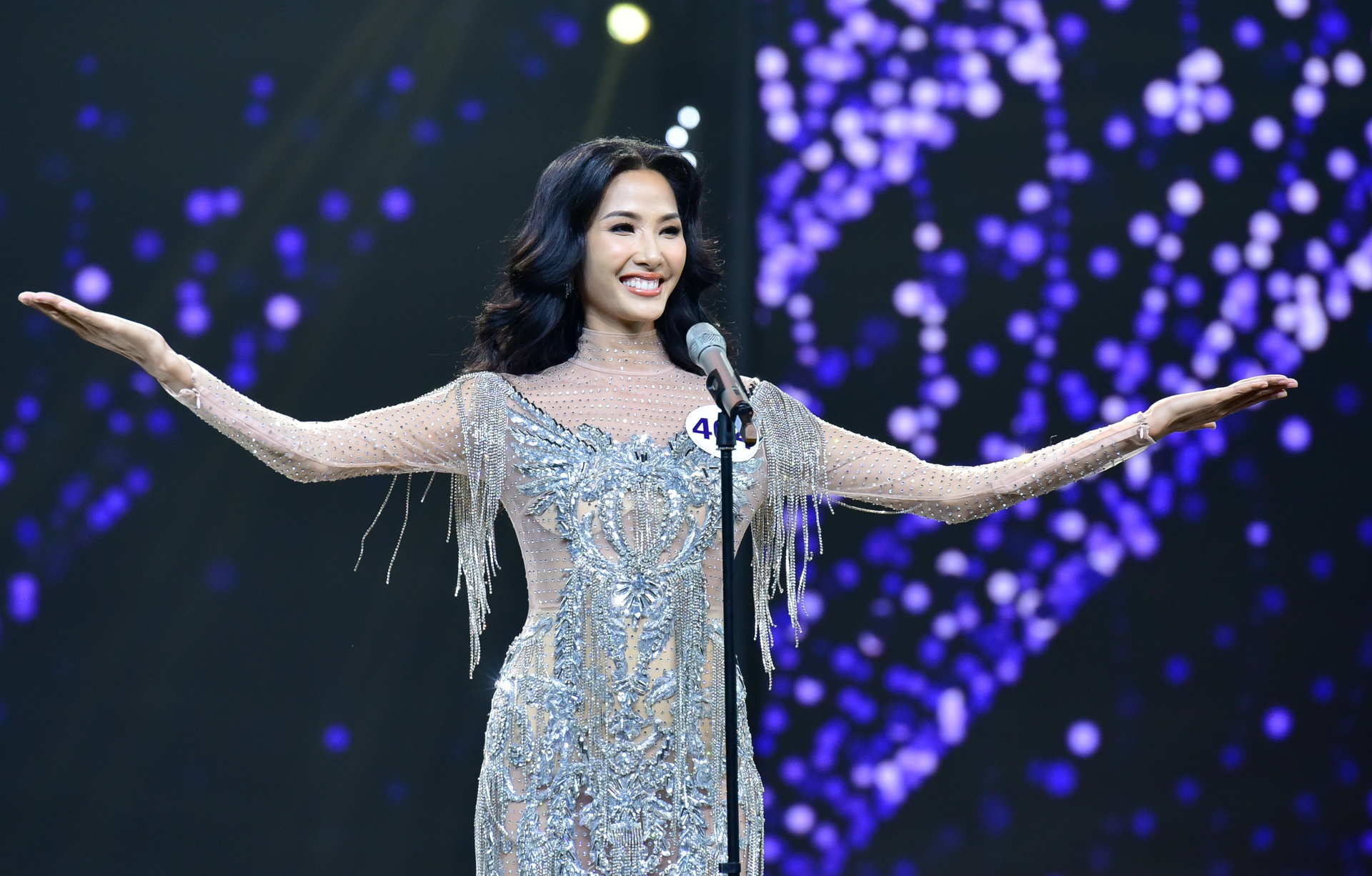 Hoang Thuy Mau Thuy anh 4