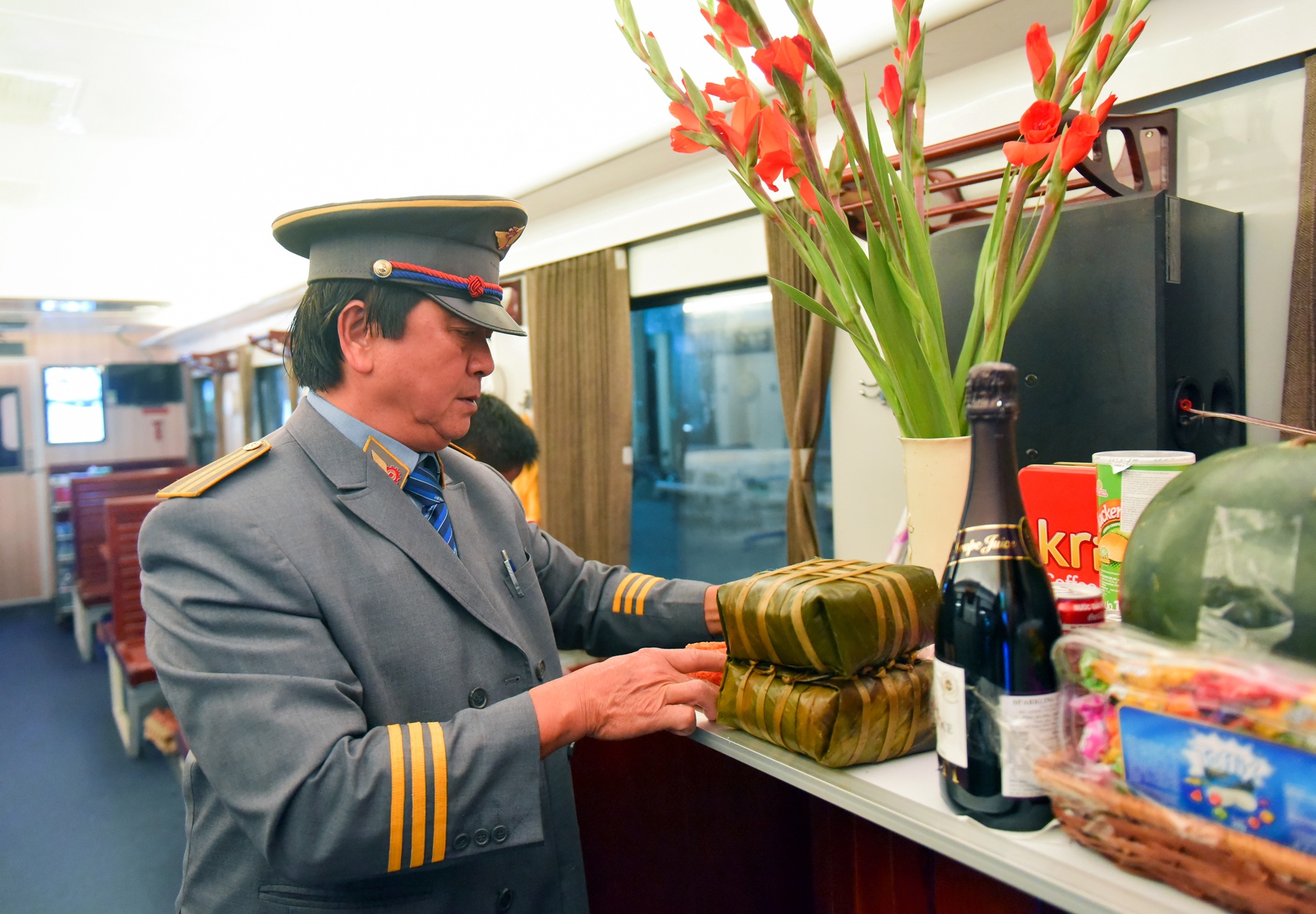 chuyen tau cuoi nam anh 2