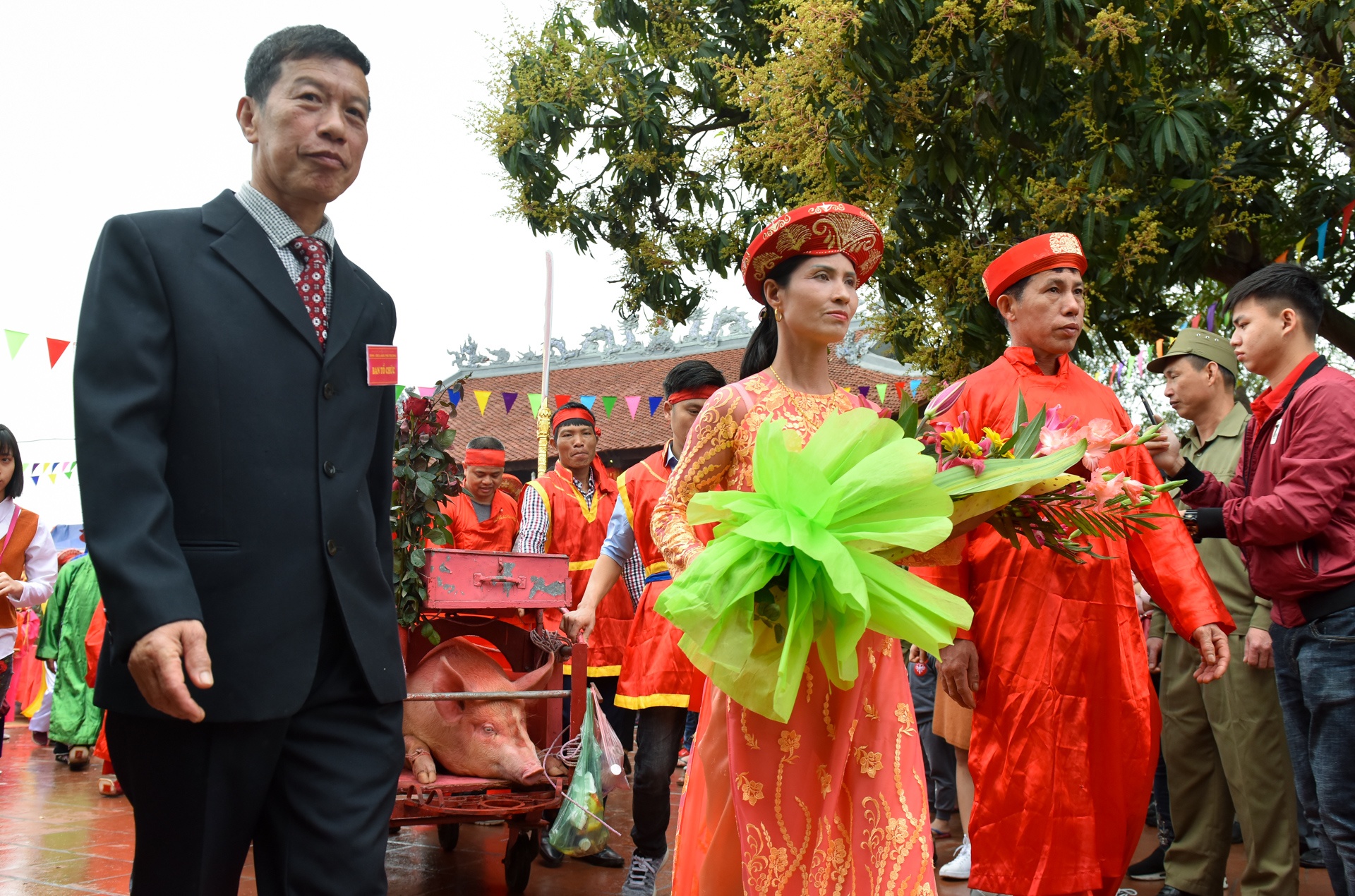 le hoi chem lon Nem Thuong anh 3