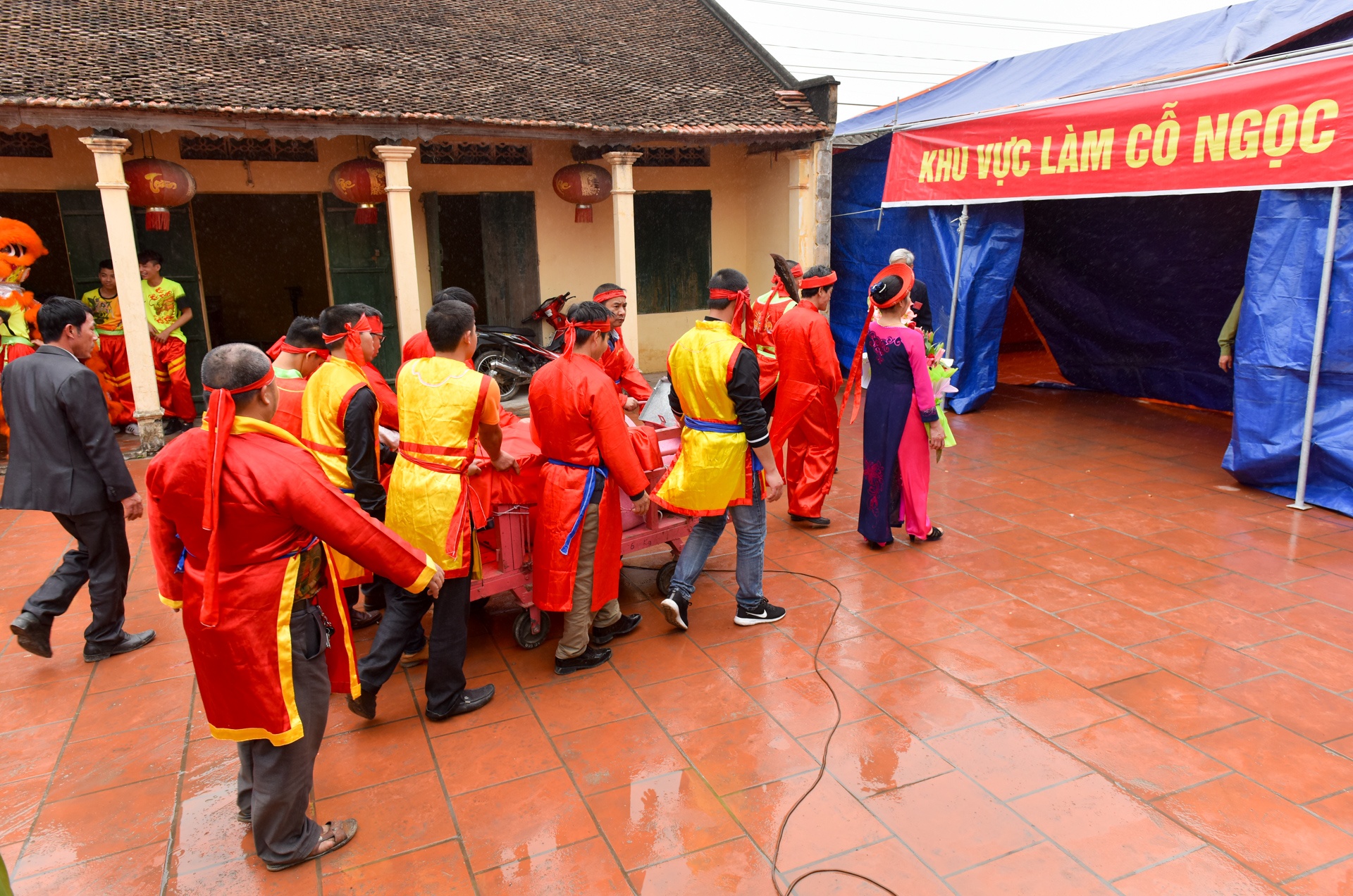 le hoi chem lon Nem Thuong anh 8