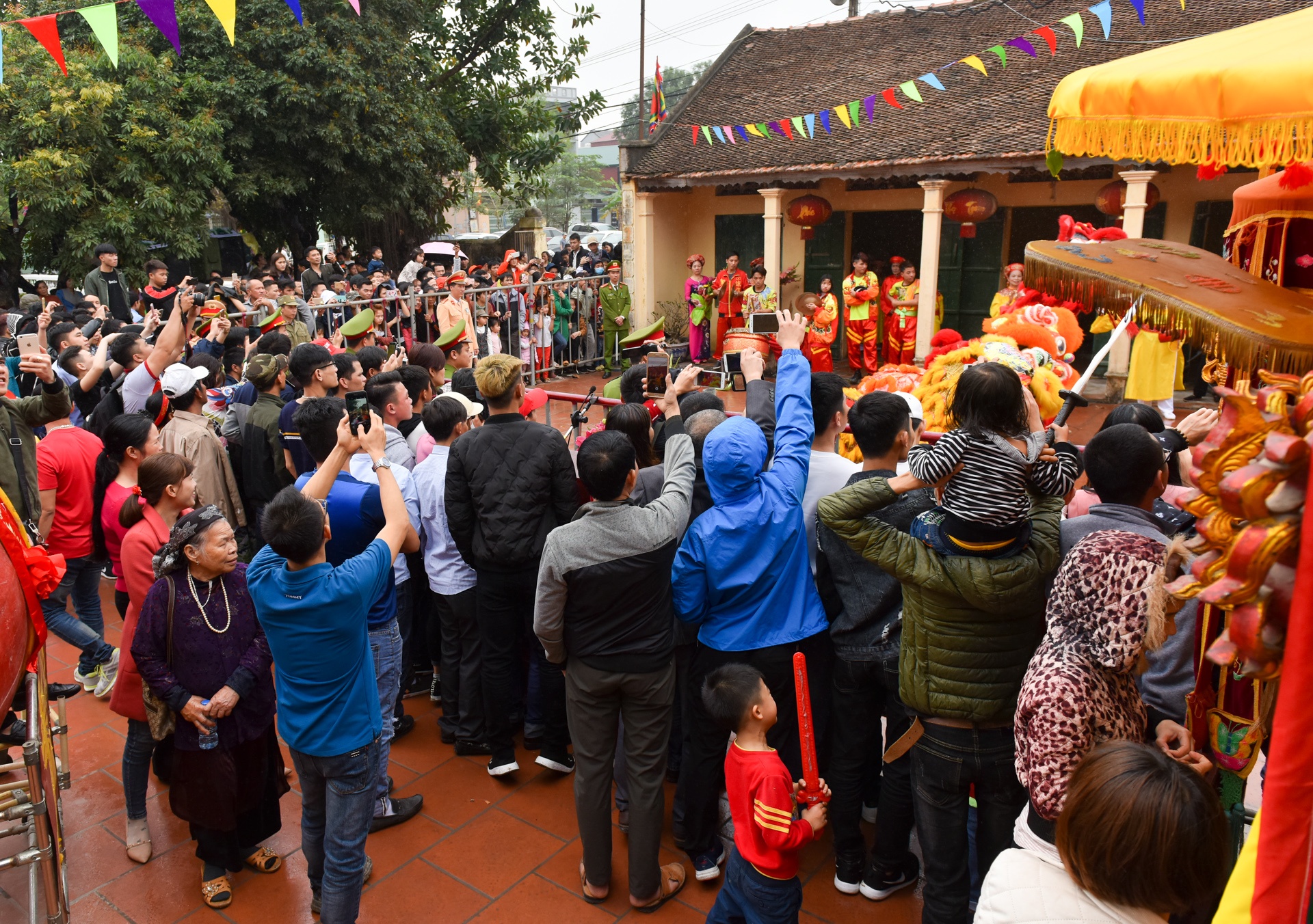 le hoi chem lon Nem Thuong anh 10