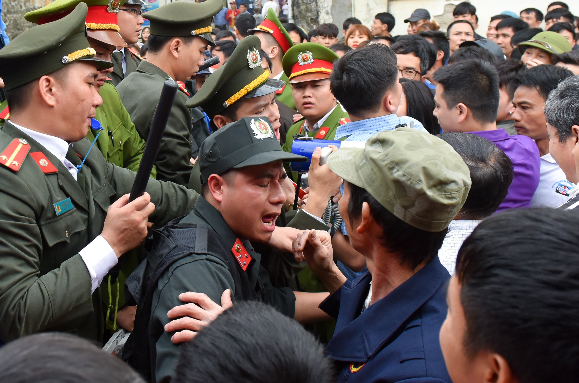 le hoi choi trau hai luu ban ve tra hinh anh 4