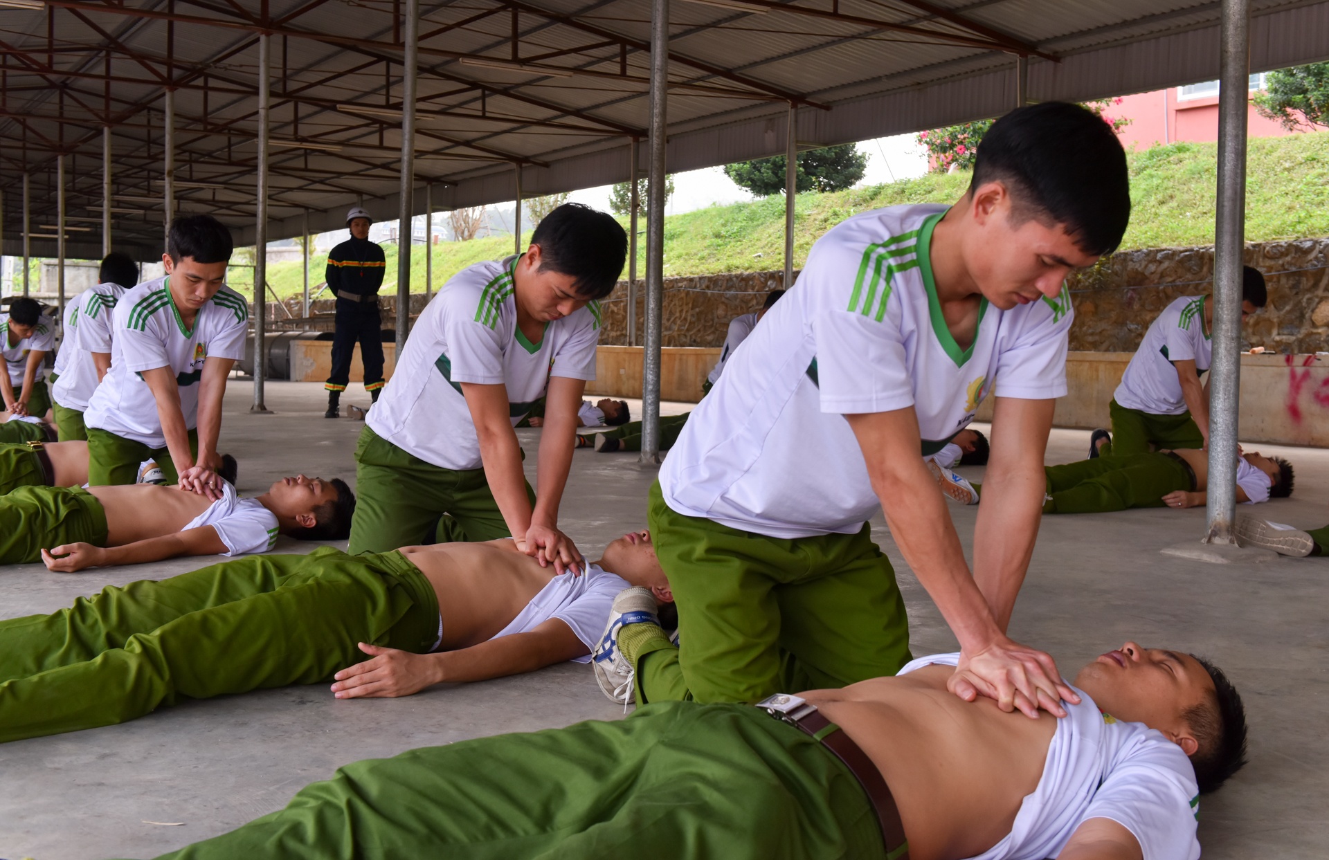 sinh vien pccc anh 13