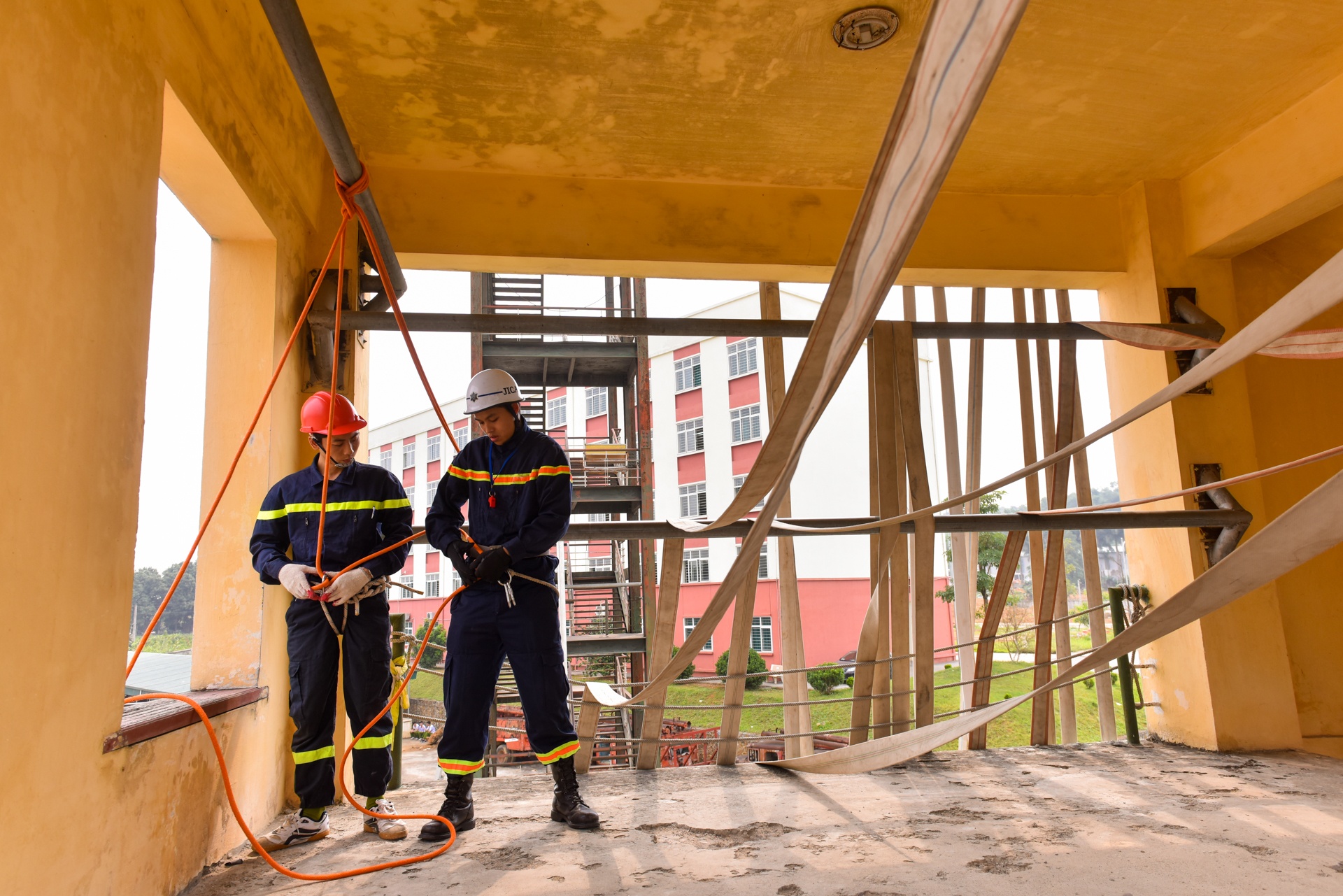 sinh vien pccc anh 2