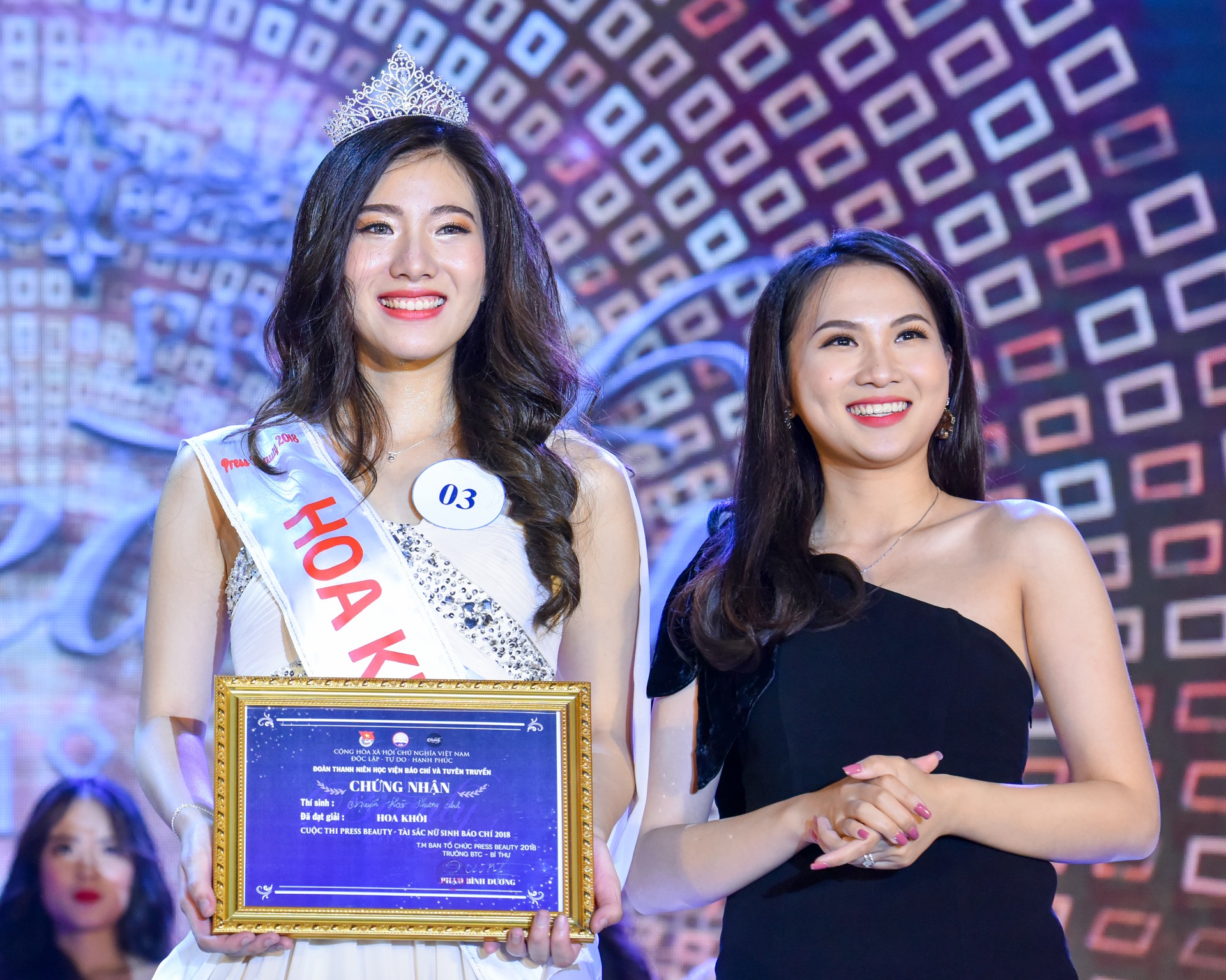 hoa khoi hoc vien bao chi anh 15