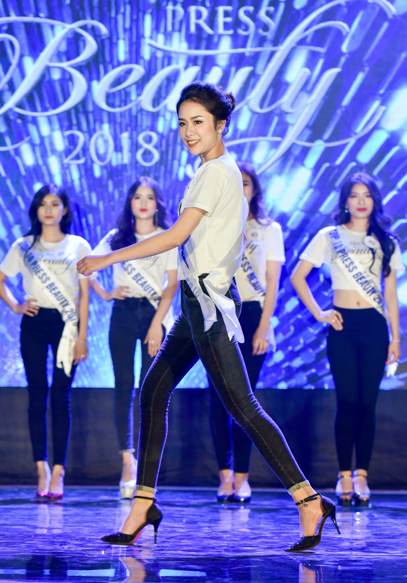 hoa khoi hoc vien bao chi anh 2