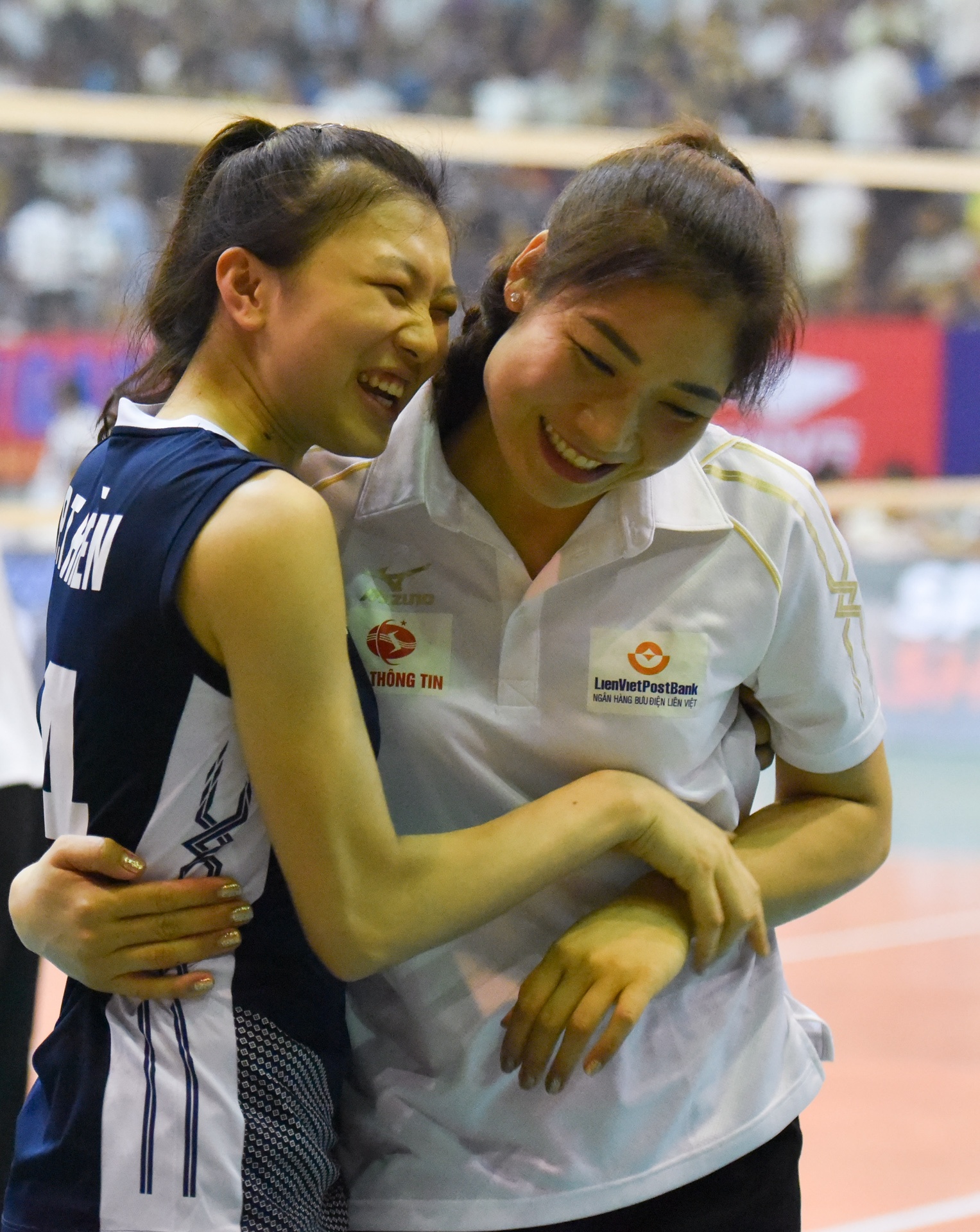 cup bong chuyen hung vuong anh 10