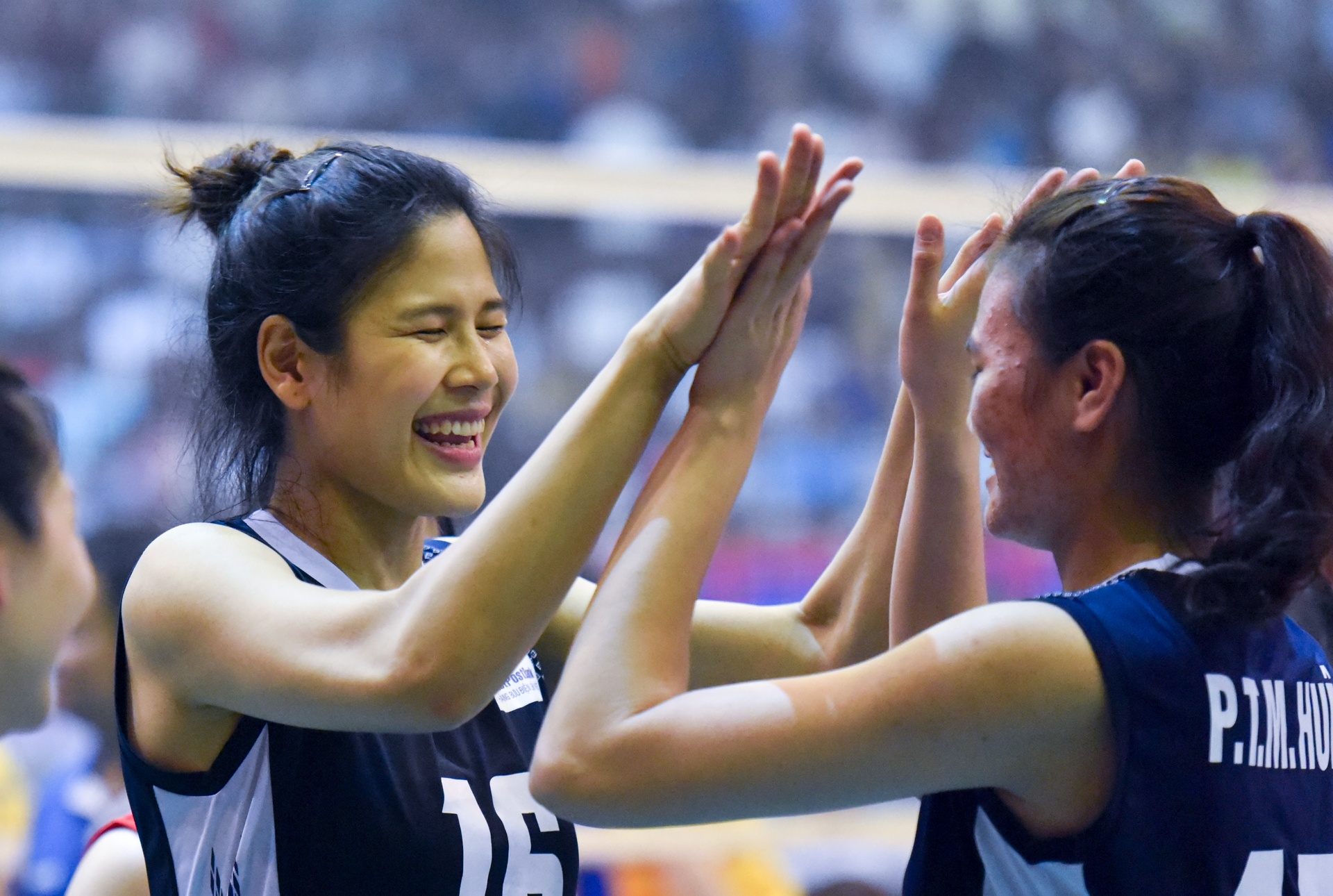 cup bong chuyen hung vuong anh 7