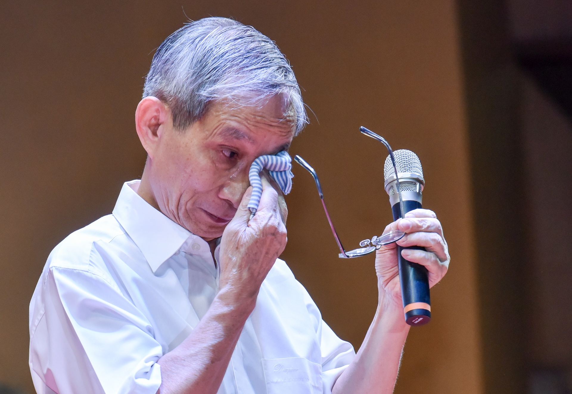 hieu truong khoc cung hoc tro anh 3