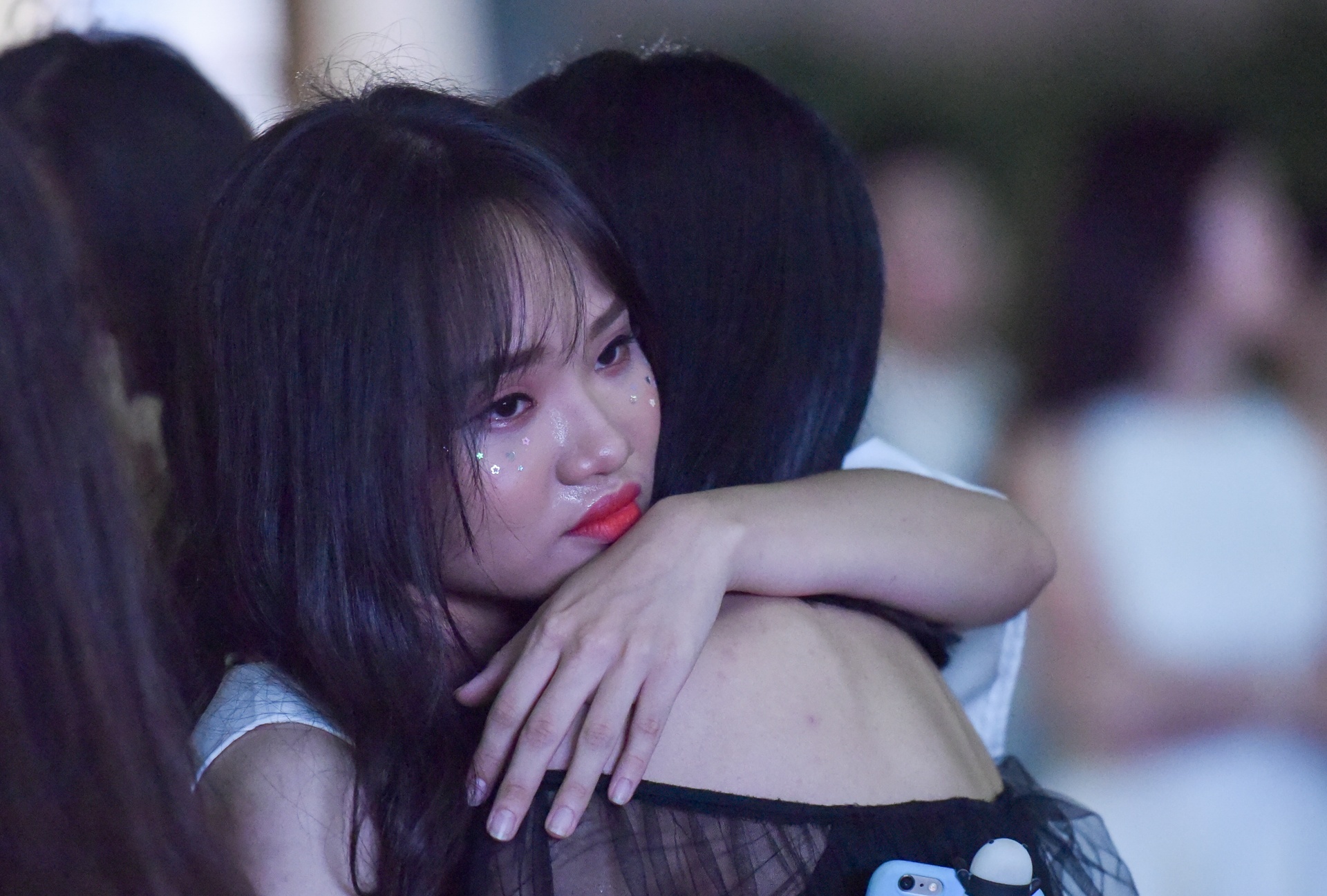 hieu truong khoc cung hoc tro anh 6