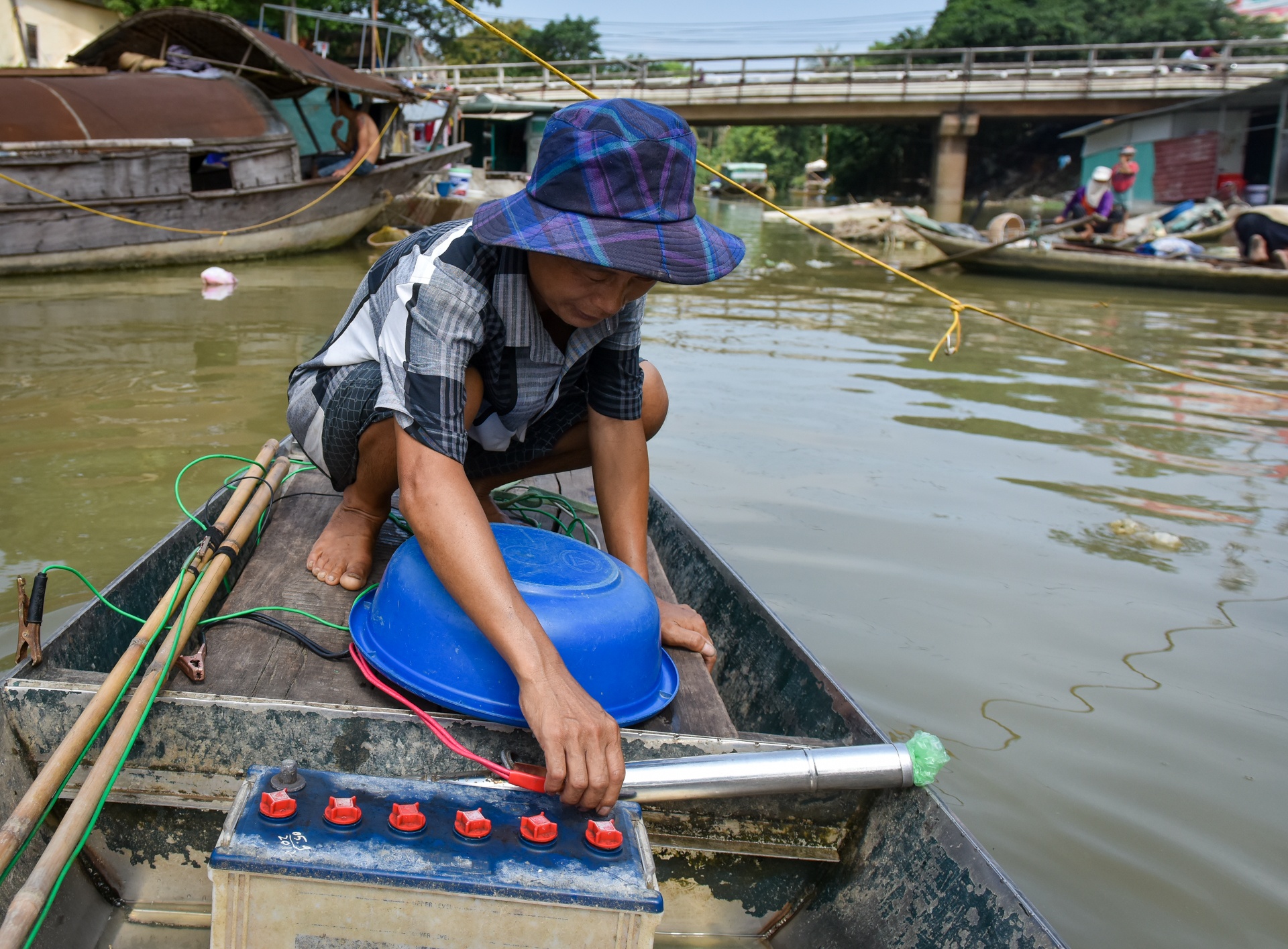 Xom chai that hoc anh 17