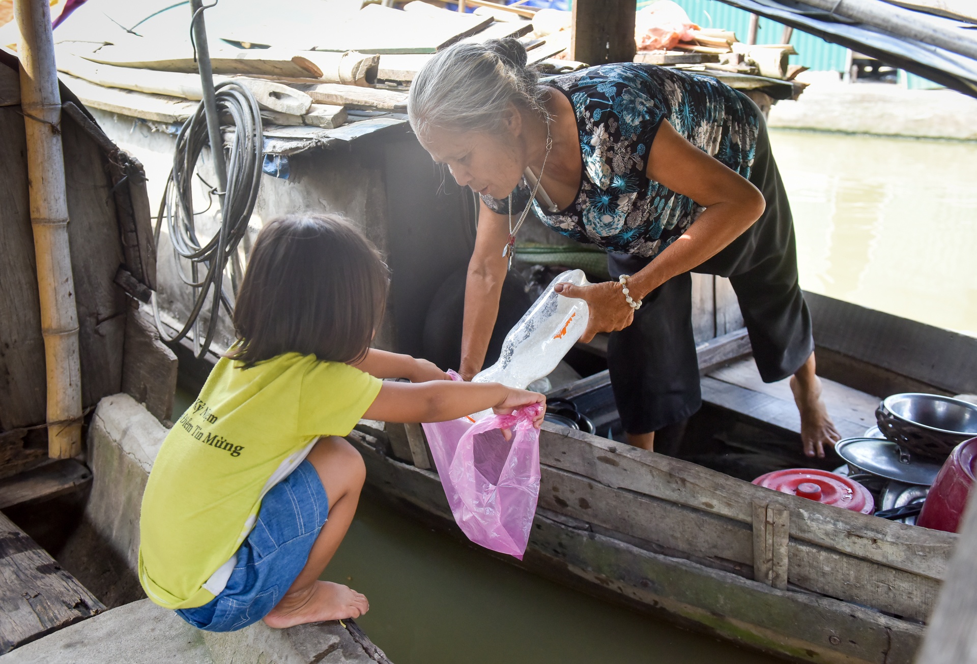 Xom chai that hoc anh 35