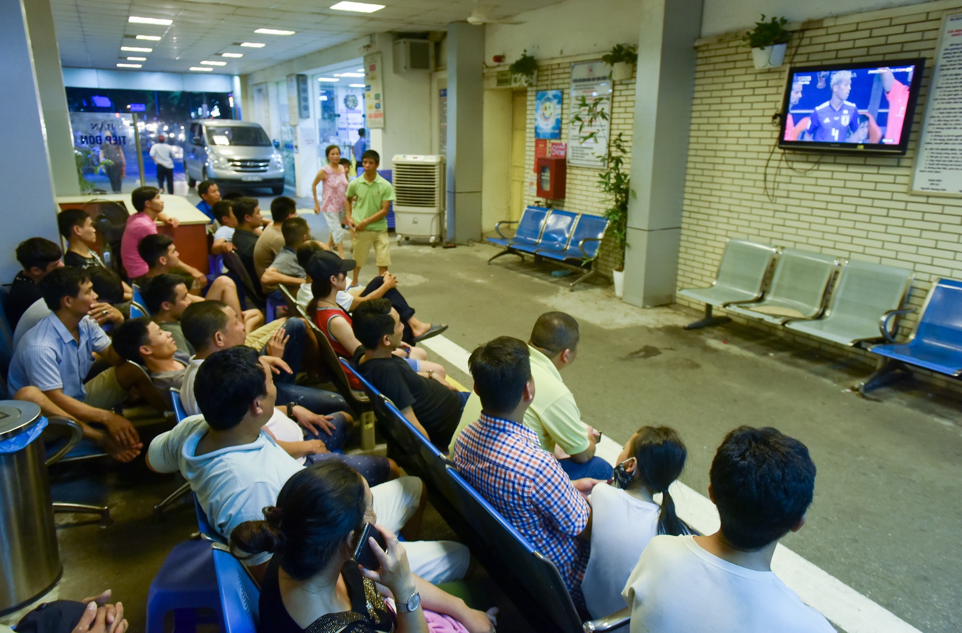 nguoi mac benh tim xem world cup anh 1