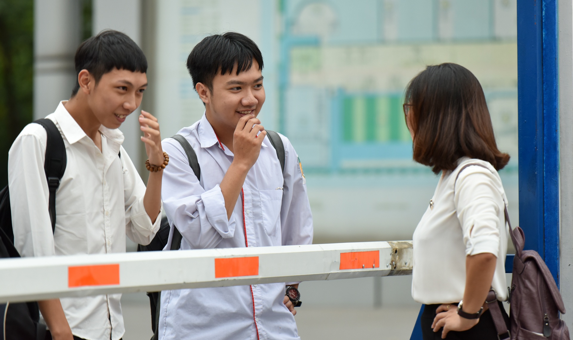 Co giao chu nhiem om hoc tro trong ngay thi anh 2