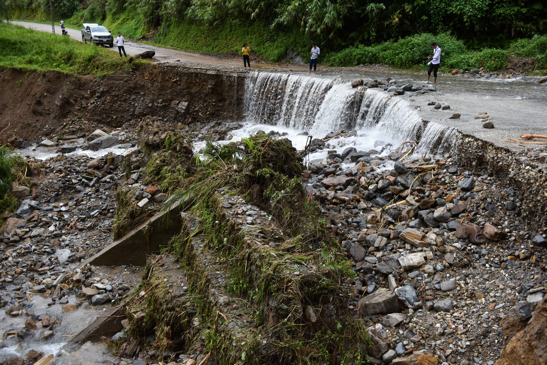sạt lở đất nghiêm trọng ảnh 1 sat lo dat nghiem trong anh 1