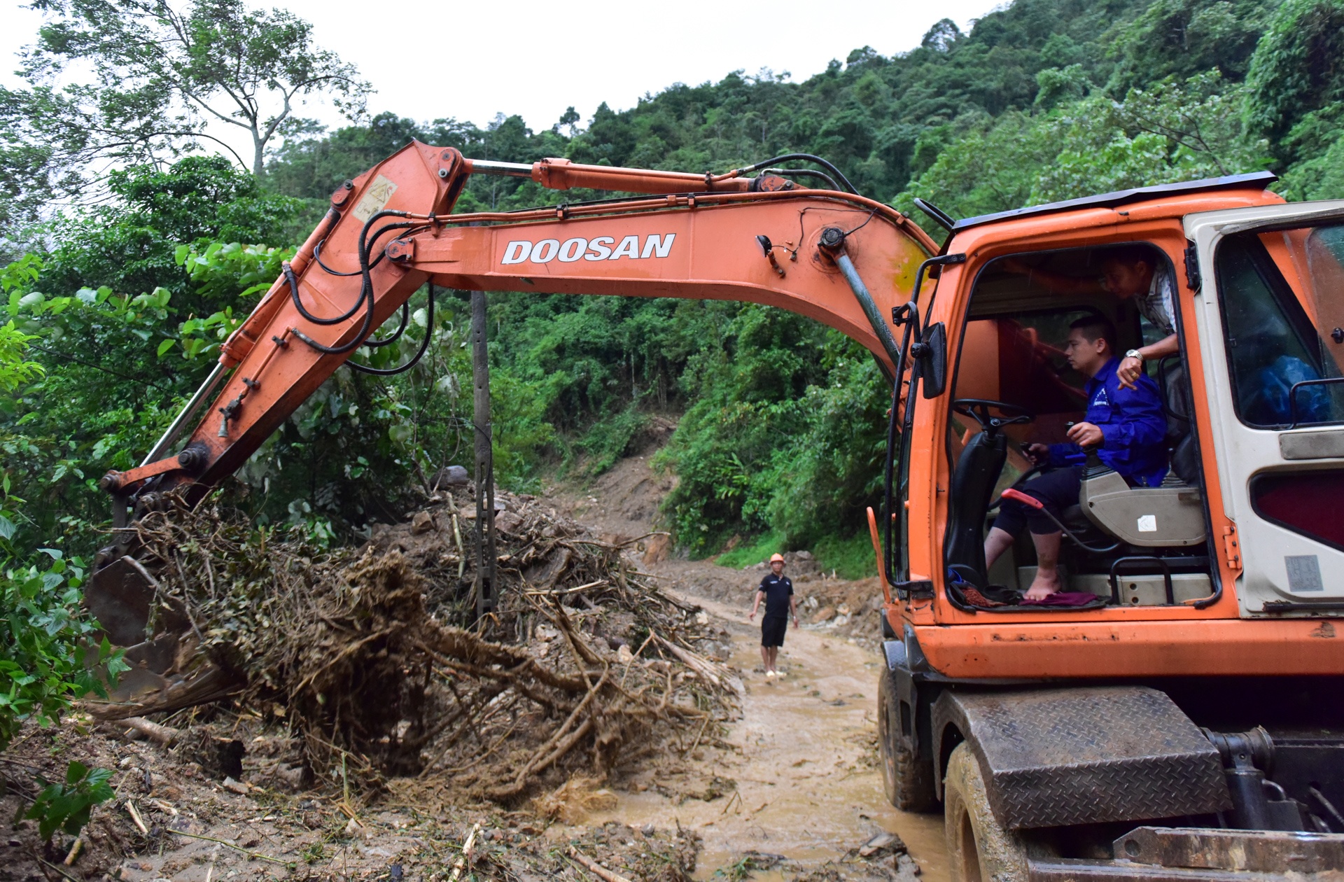sạt lở đất nghiêm trọng ảnh 5 sat lo dat nghiem trong anh 5
