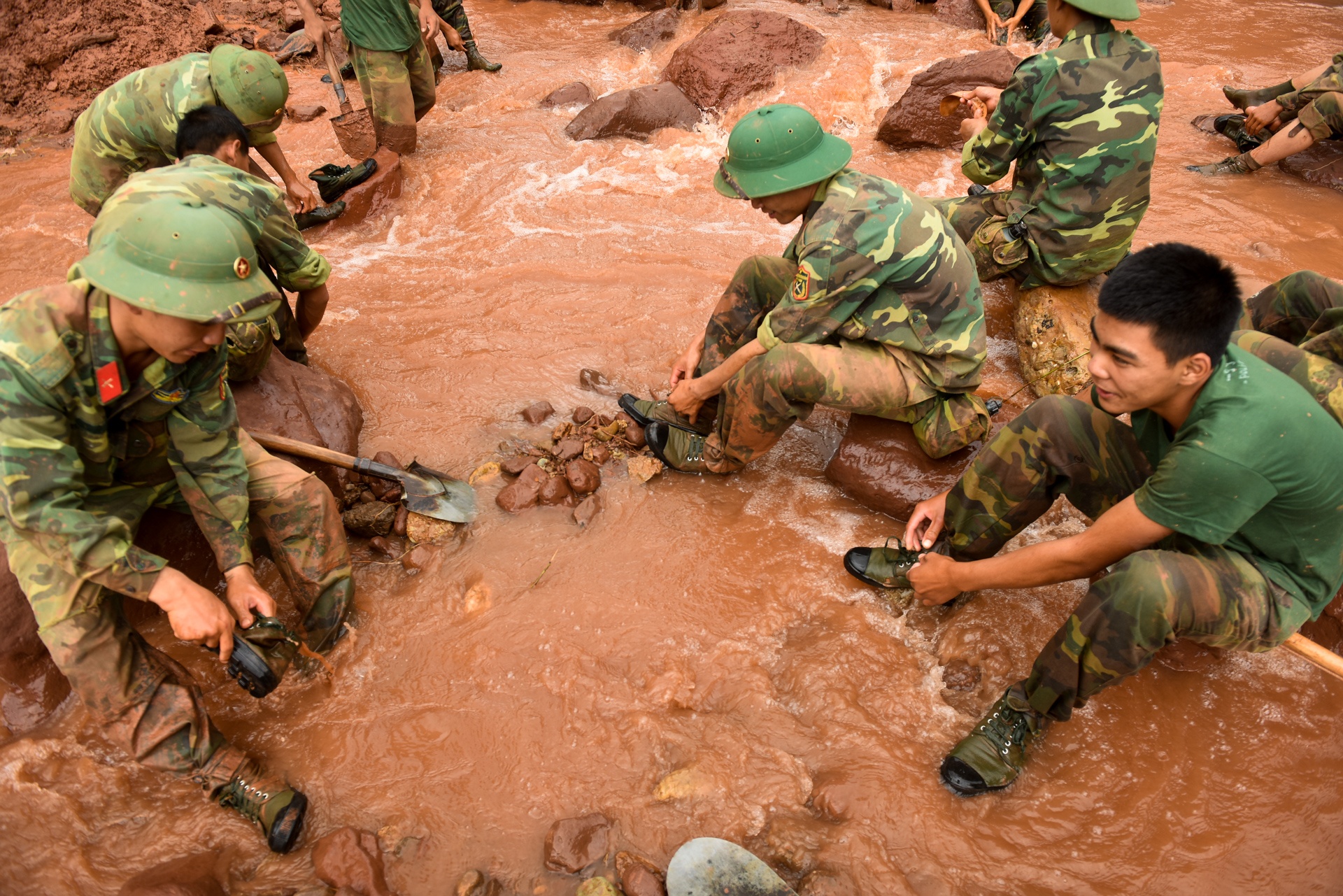 bản nghèo có 5 người mất tích ảnh 27 ban ngheo co 5 nguoi mat tich anh 27