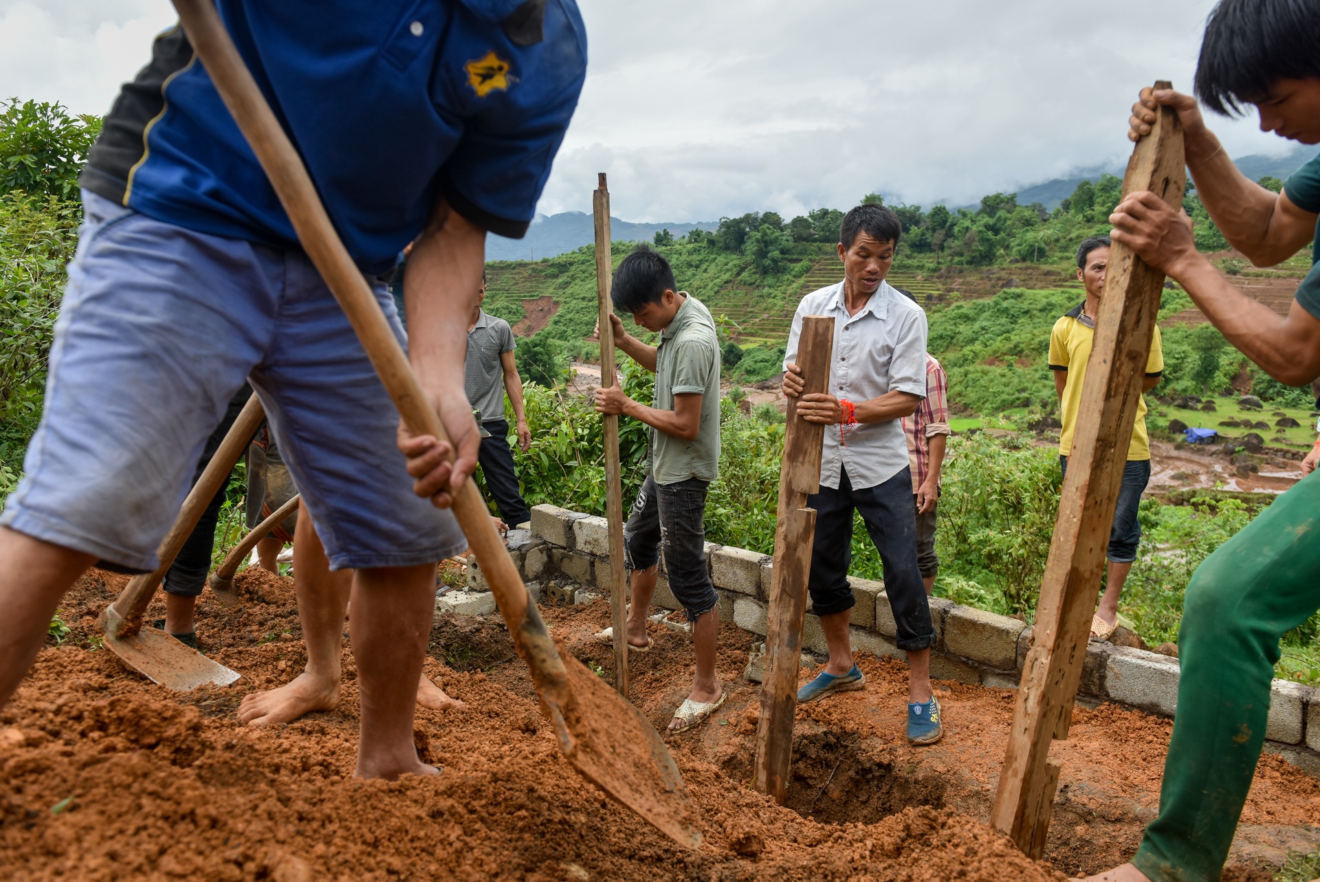 bản nghèo có 5 người mất tích ảnh 33 ban ngheo co 5 nguoi mat tich anh 33