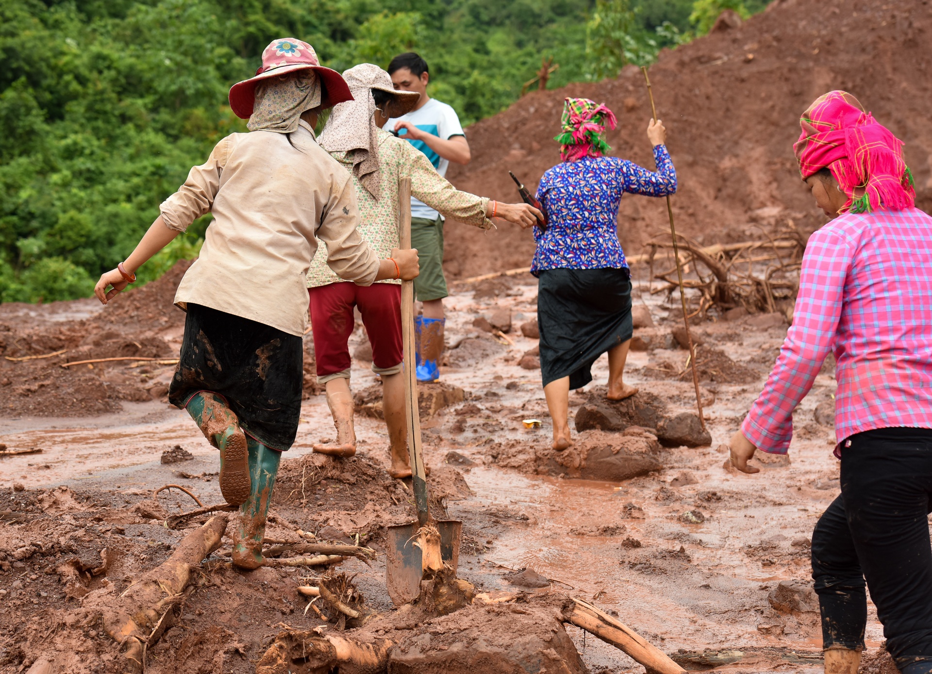 bản nghèo có 5 người mất tích ảnh 11 ban ngheo co 5 nguoi mat tich anh 11