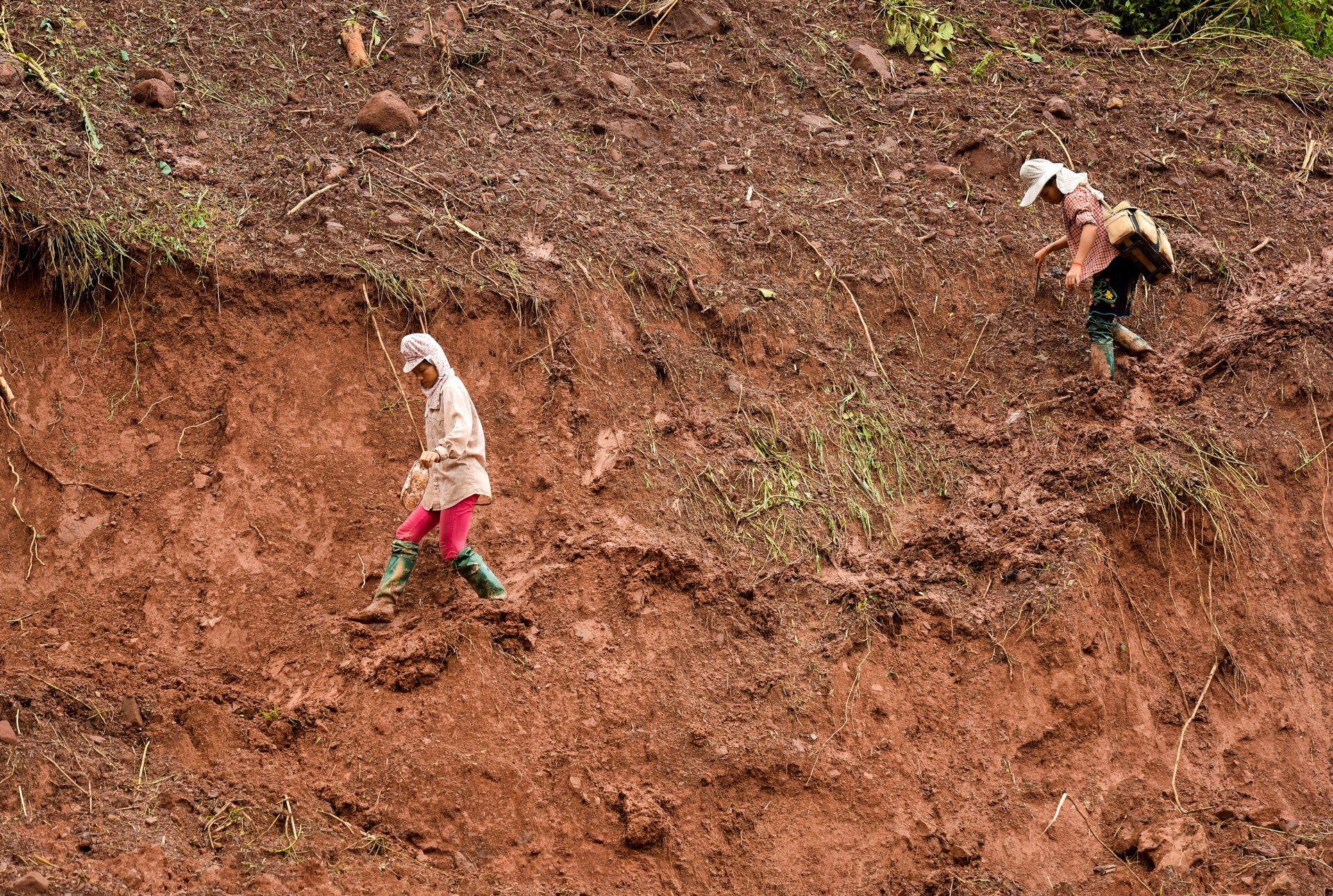 bản nghèo có 5 người mất tích ảnh 12 ban ngheo co 5 nguoi mat tich anh 12