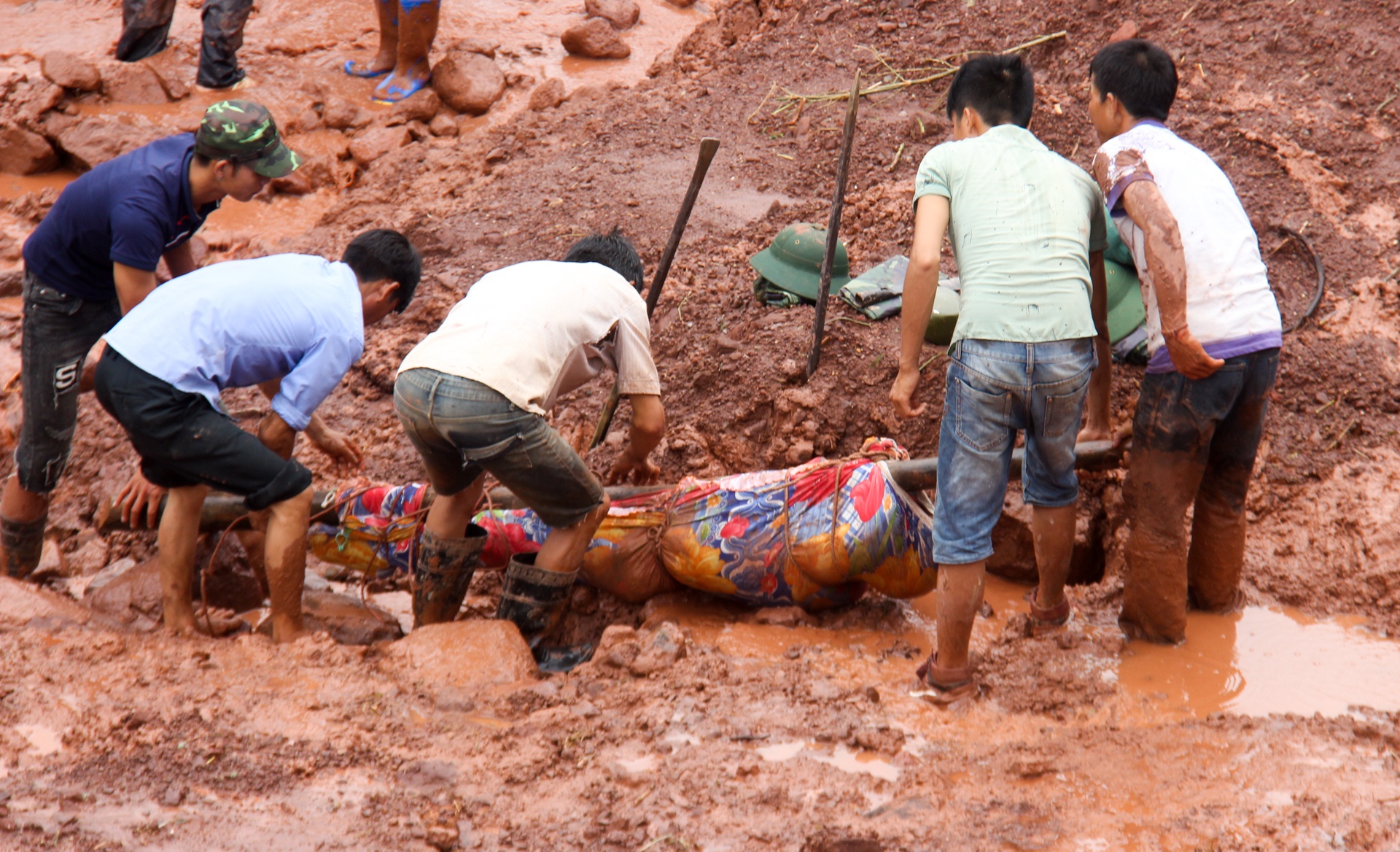 bản nghèo có 5 người mất tích ảnh 29 ban ngheo co 5 nguoi mat tich anh 29