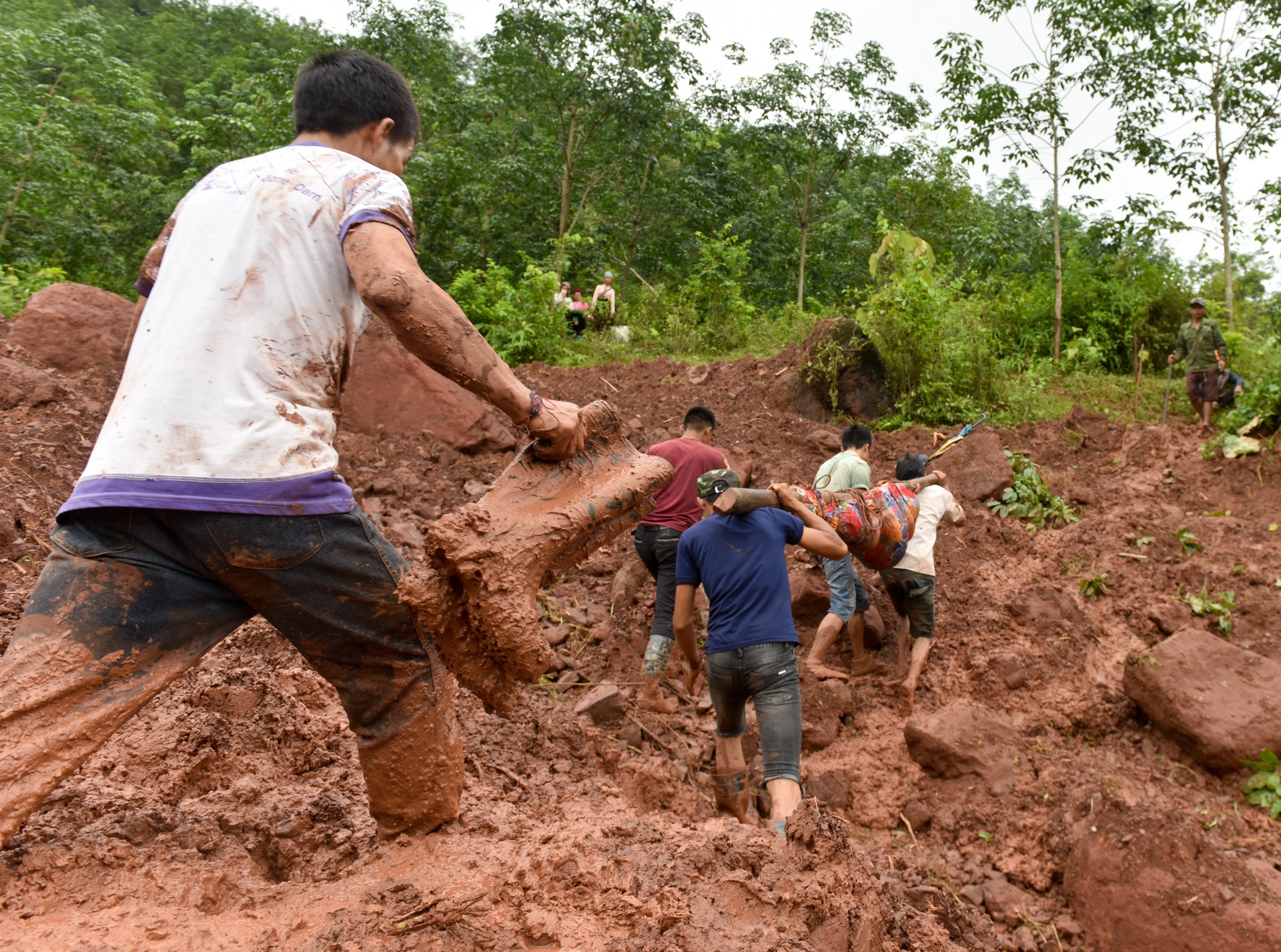 bản nghèo có 5 người mất tích ảnh 30 ban ngheo co 5 nguoi mat tich anh 30