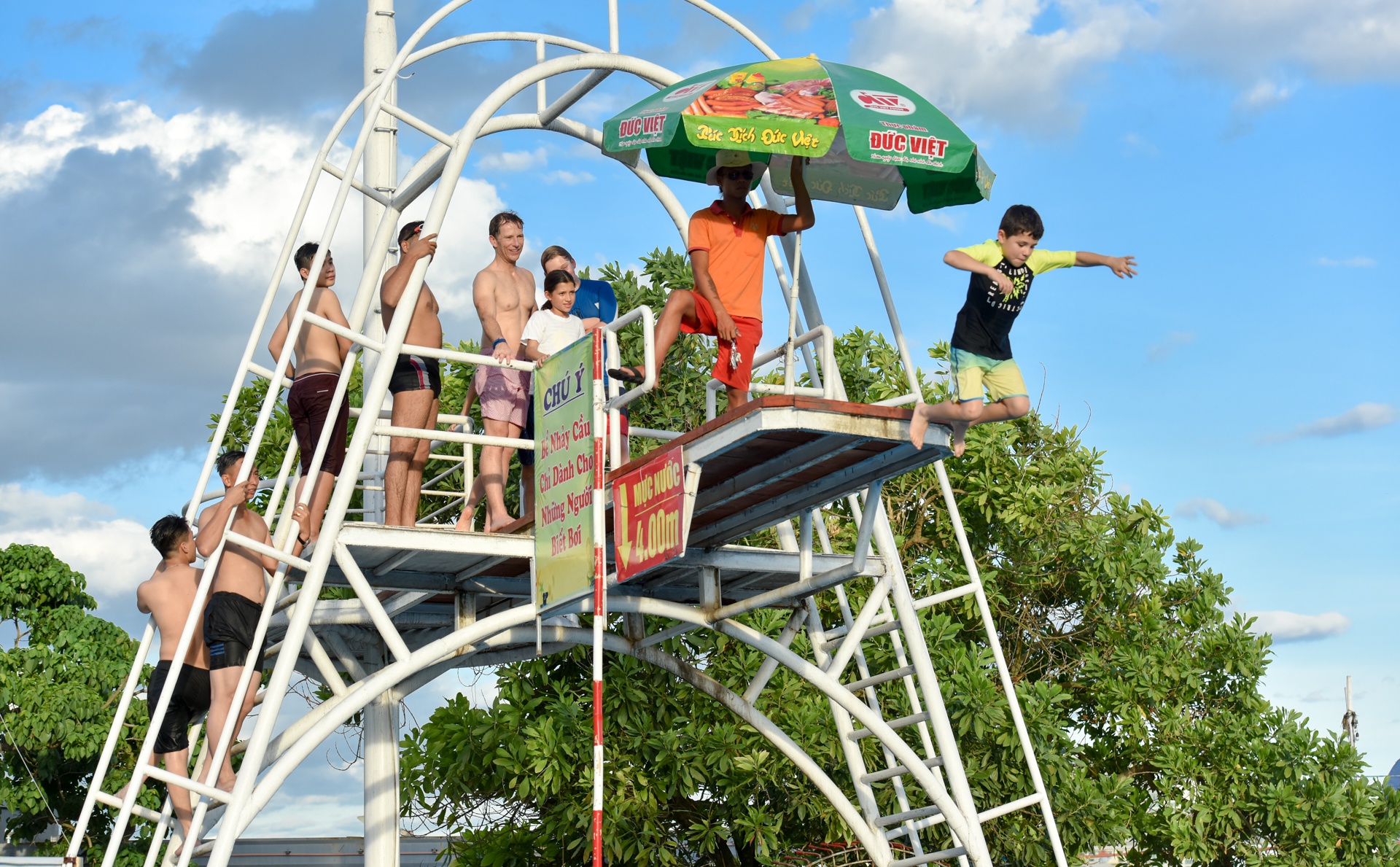 thieu nu ha thanh tam giai nhiet anh 7