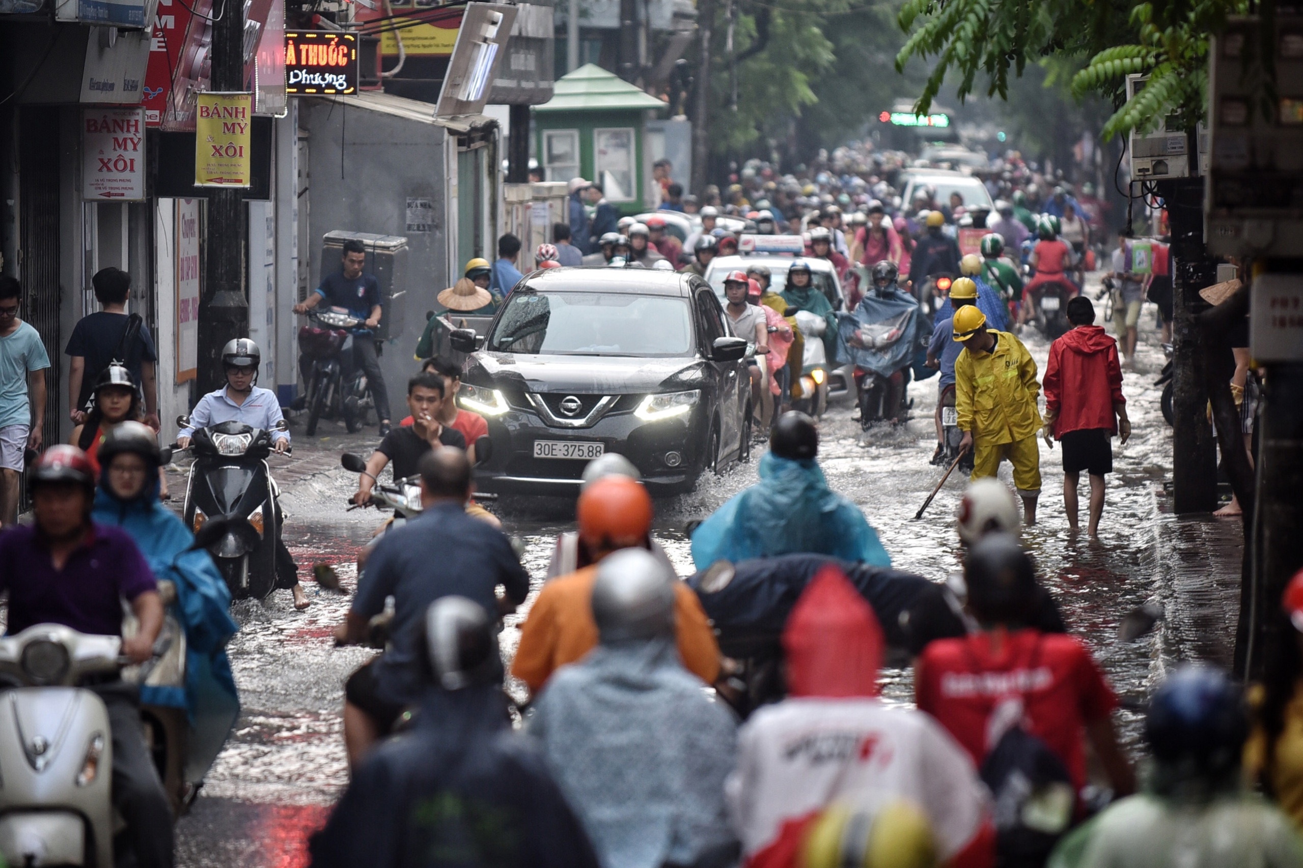 mua ngap cac tuyen duong Ha Noi anh 3