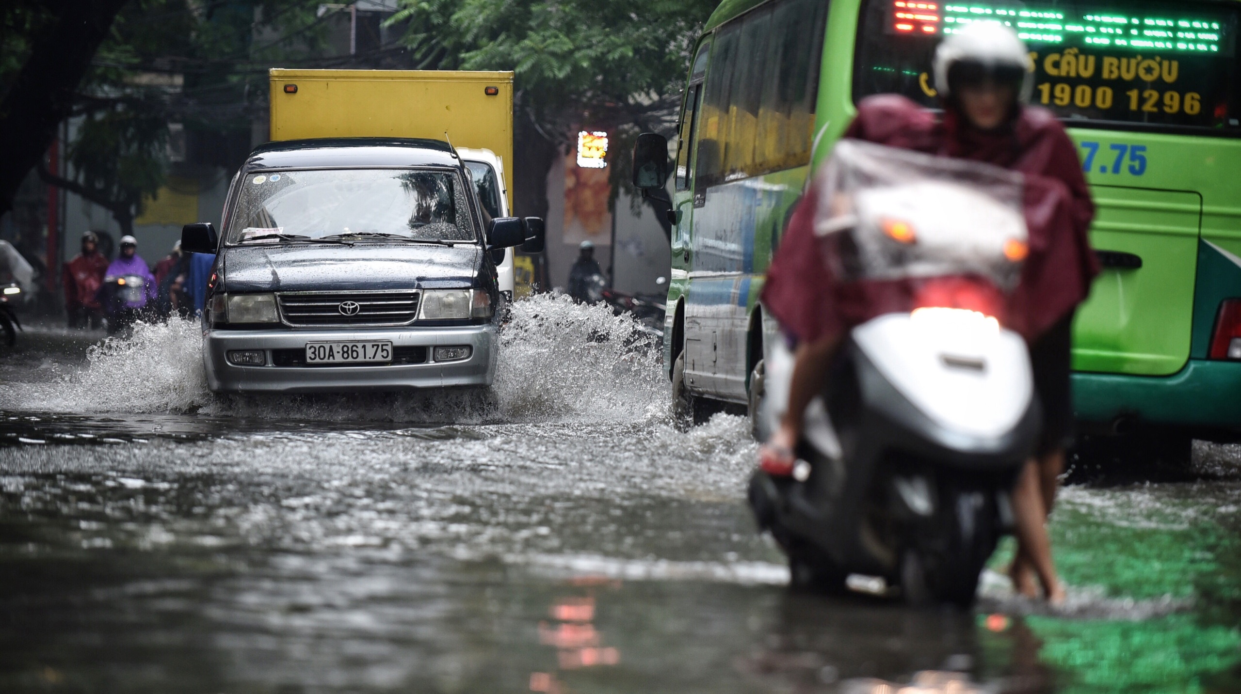 mua ngap cac tuyen duong Ha Noi anh 4