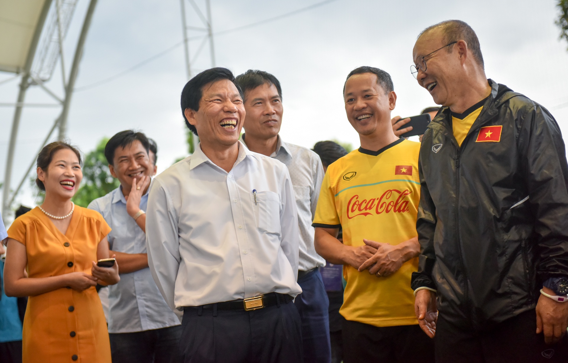 Park Hang Seo choi game voi cau thu nhi anh 11