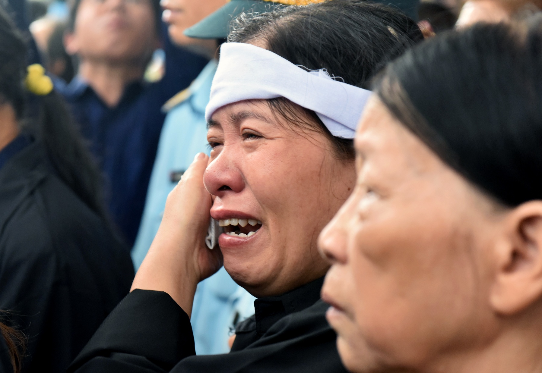 Nuoc mat tien dua phi cong Su-22 hinh anh