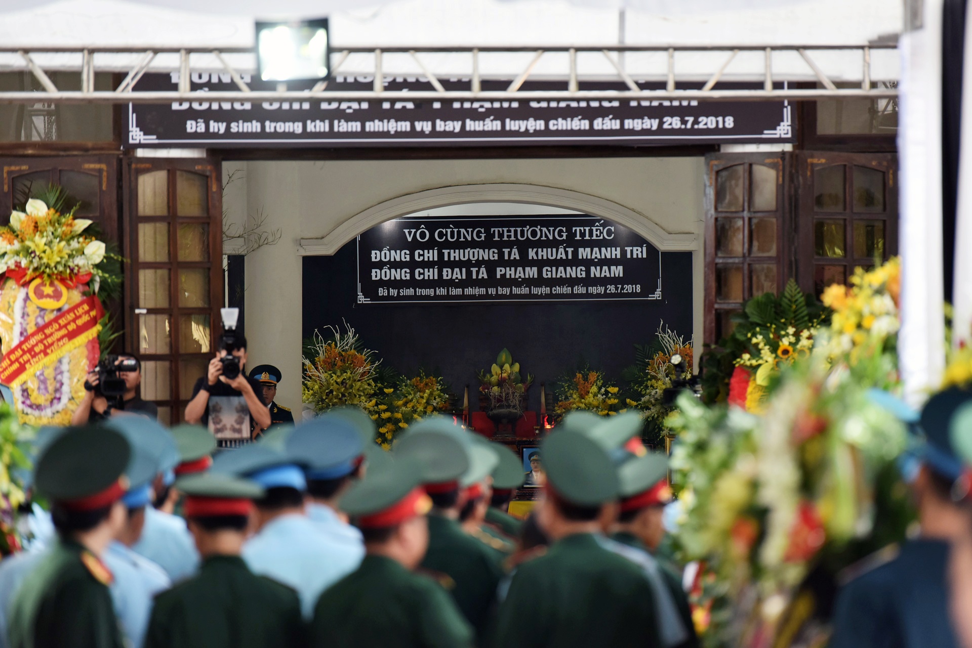 phi cong Su-22 anh 1