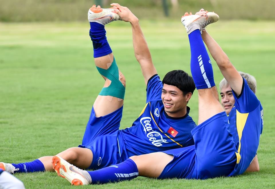 Cong Phuong, Van Toan vui ve trong buoi tap cua U23 VN hinh anh