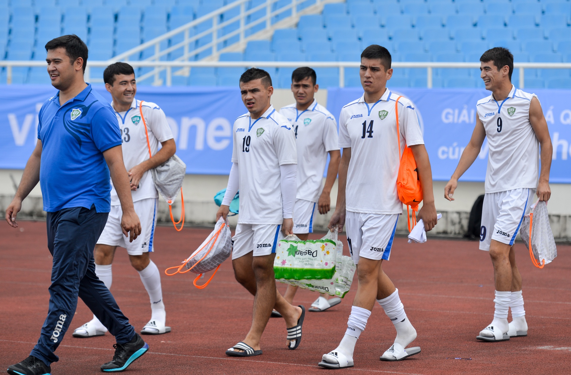 U23 Viet Nam choi bong nem anh 10