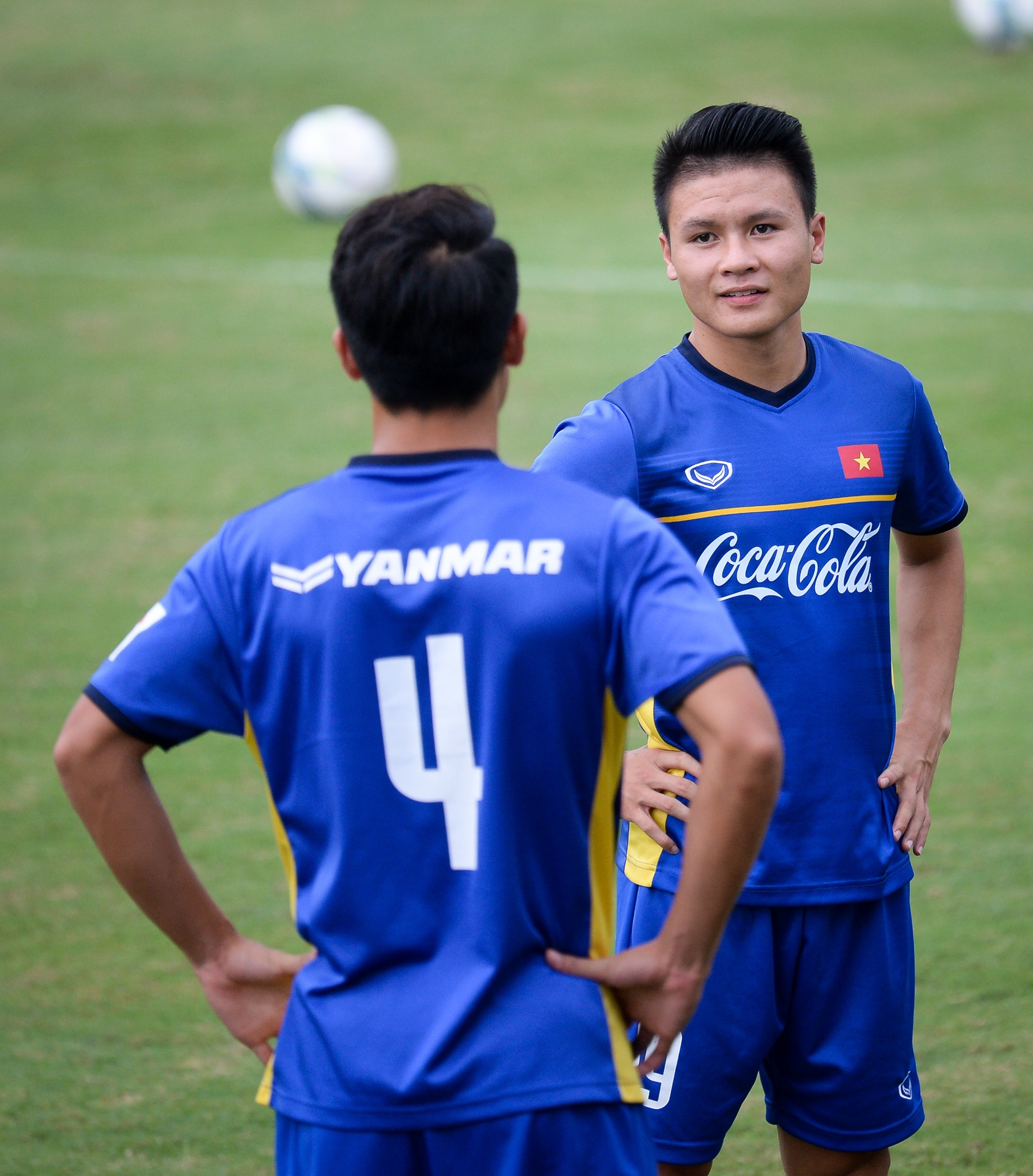 Thầy Park hướng dẫn đá phạt góc kiểu Anh ảnh 2 Thay Park huong dan da phat goc kieu Anh anh 2