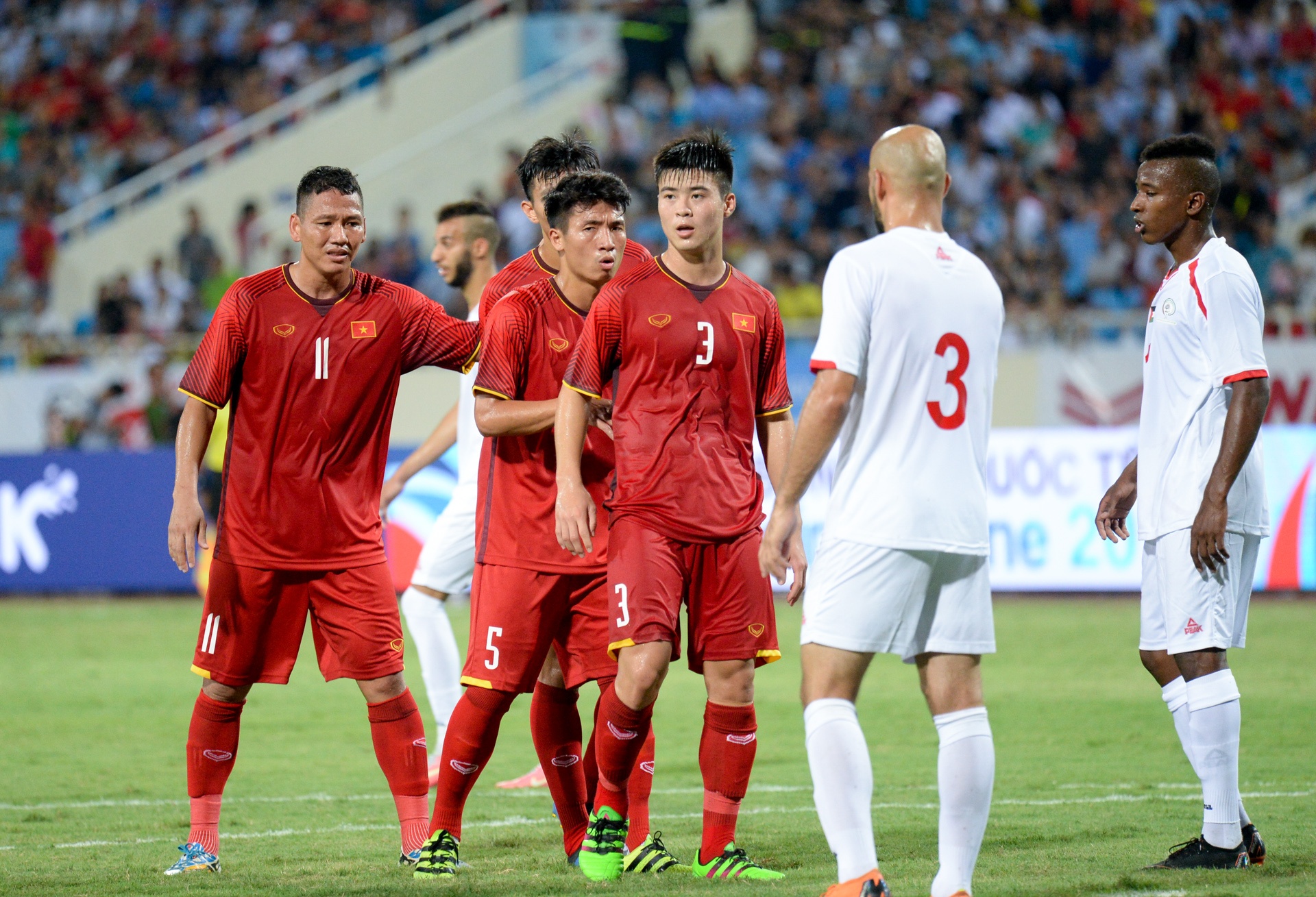 Thầy Park hướng dẫn đá phạt góc kiểu Anh ảnh 5 Thay Park huong dan da phat goc kieu Anh anh 5