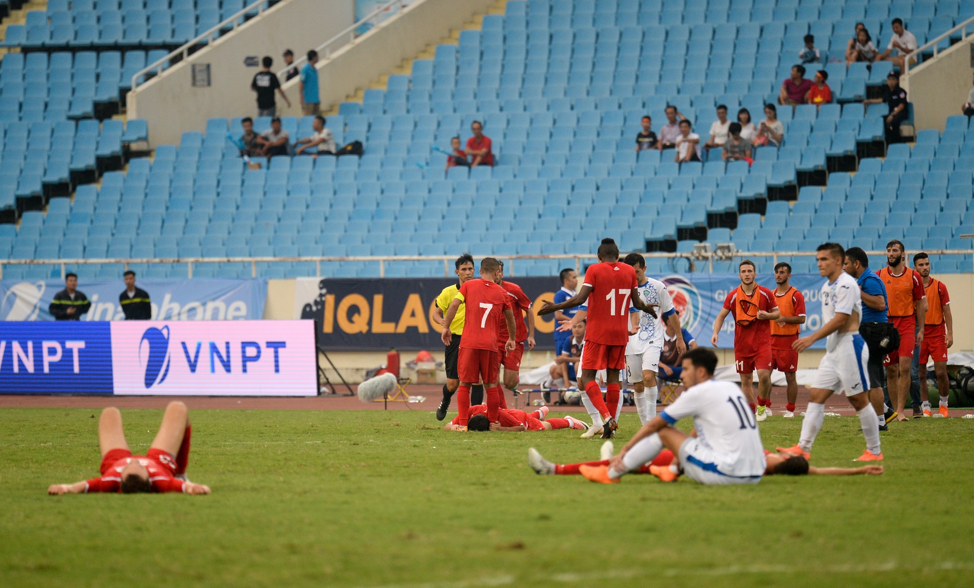 Cau thu Palestine di cap cuu anh 1