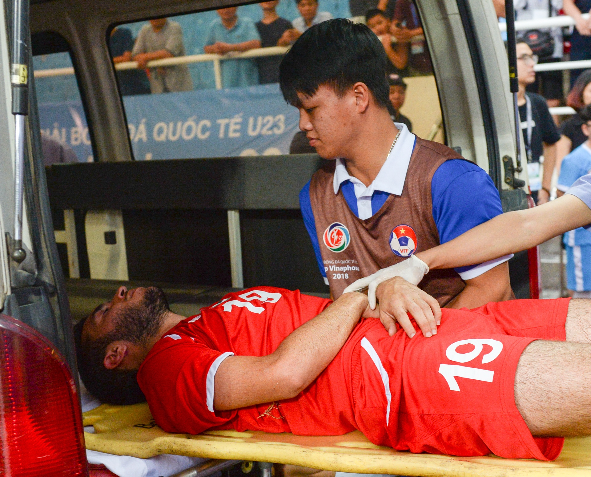 Cau thu Palestine di cap cuu anh 2