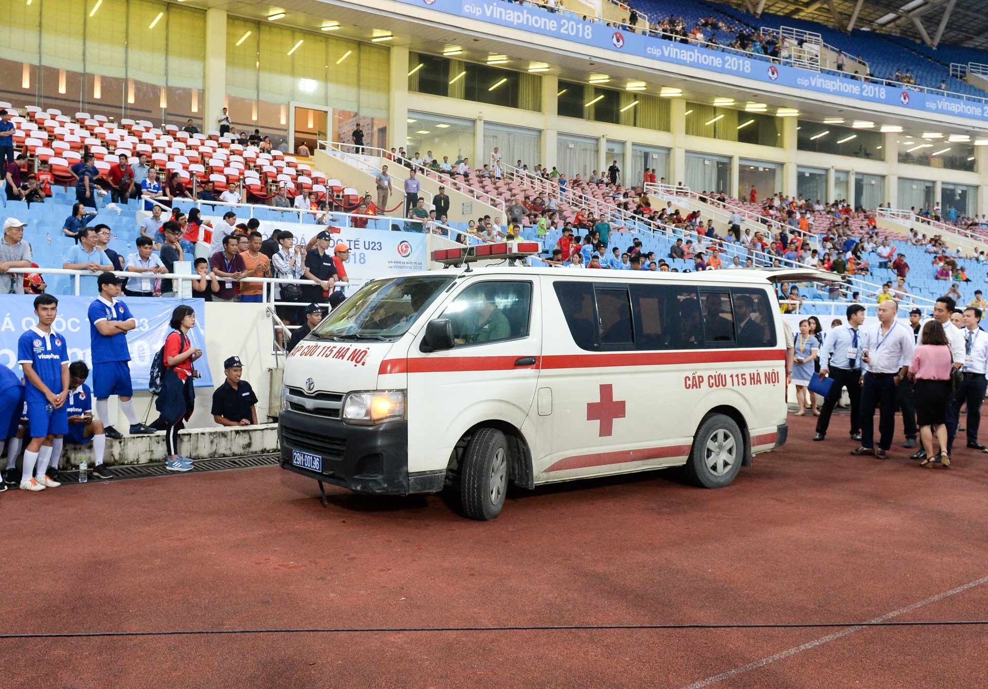 Cau thu Palestine di cap cuu anh 3