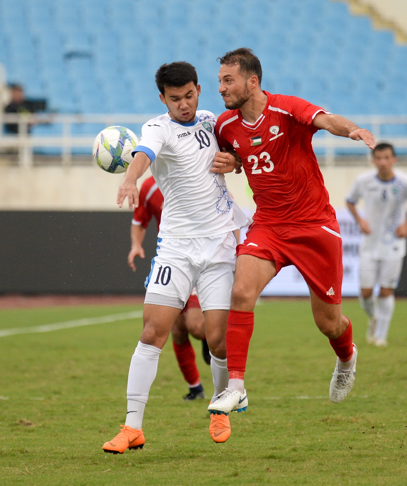 Cau thu Palestine di cap cuu anh 4