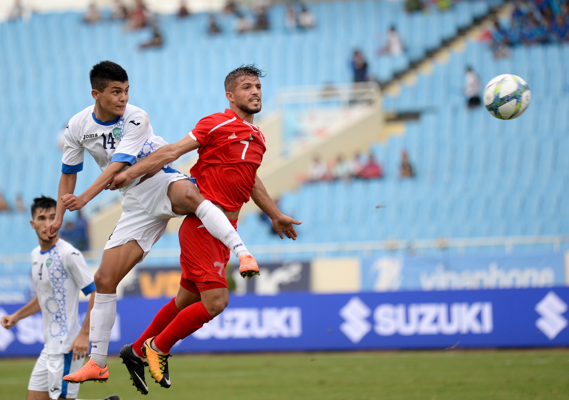 Cau thu Palestine di cap cuu anh 8