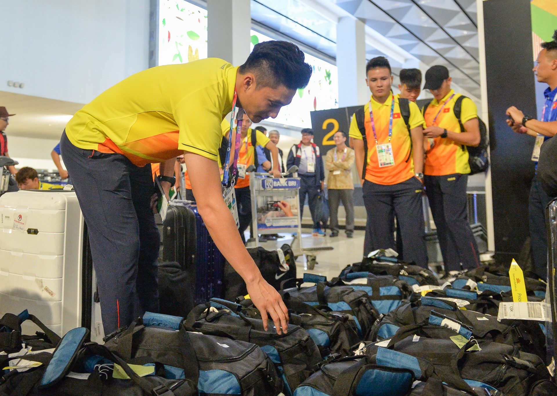 Bui Tien Dung day Ha Duc Chinh anh 2