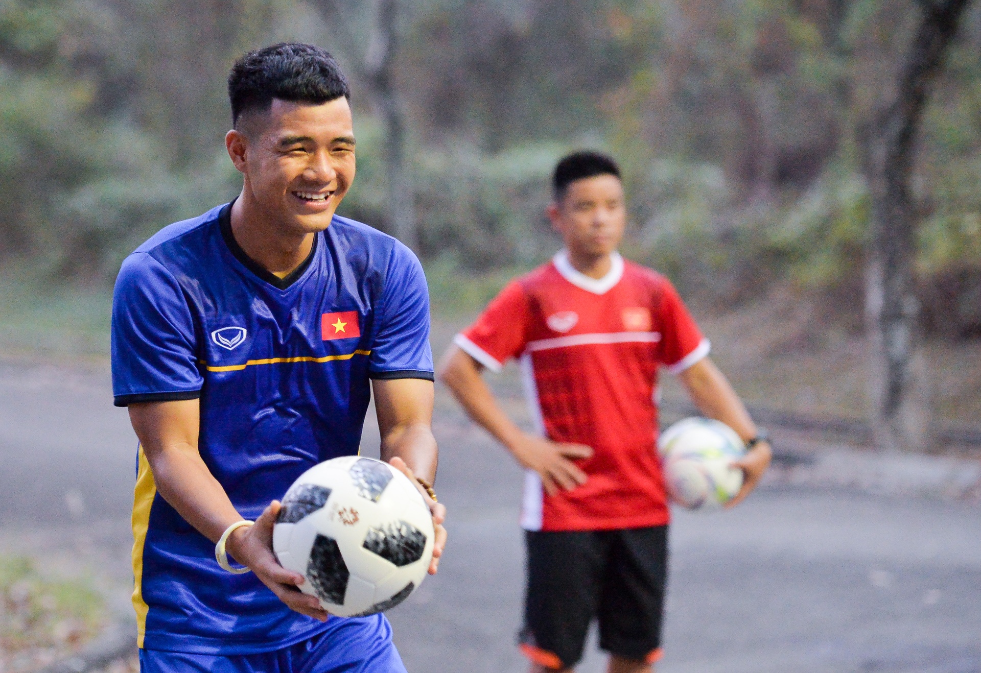 Olympic Viet Nam tap o cong vien anh 11