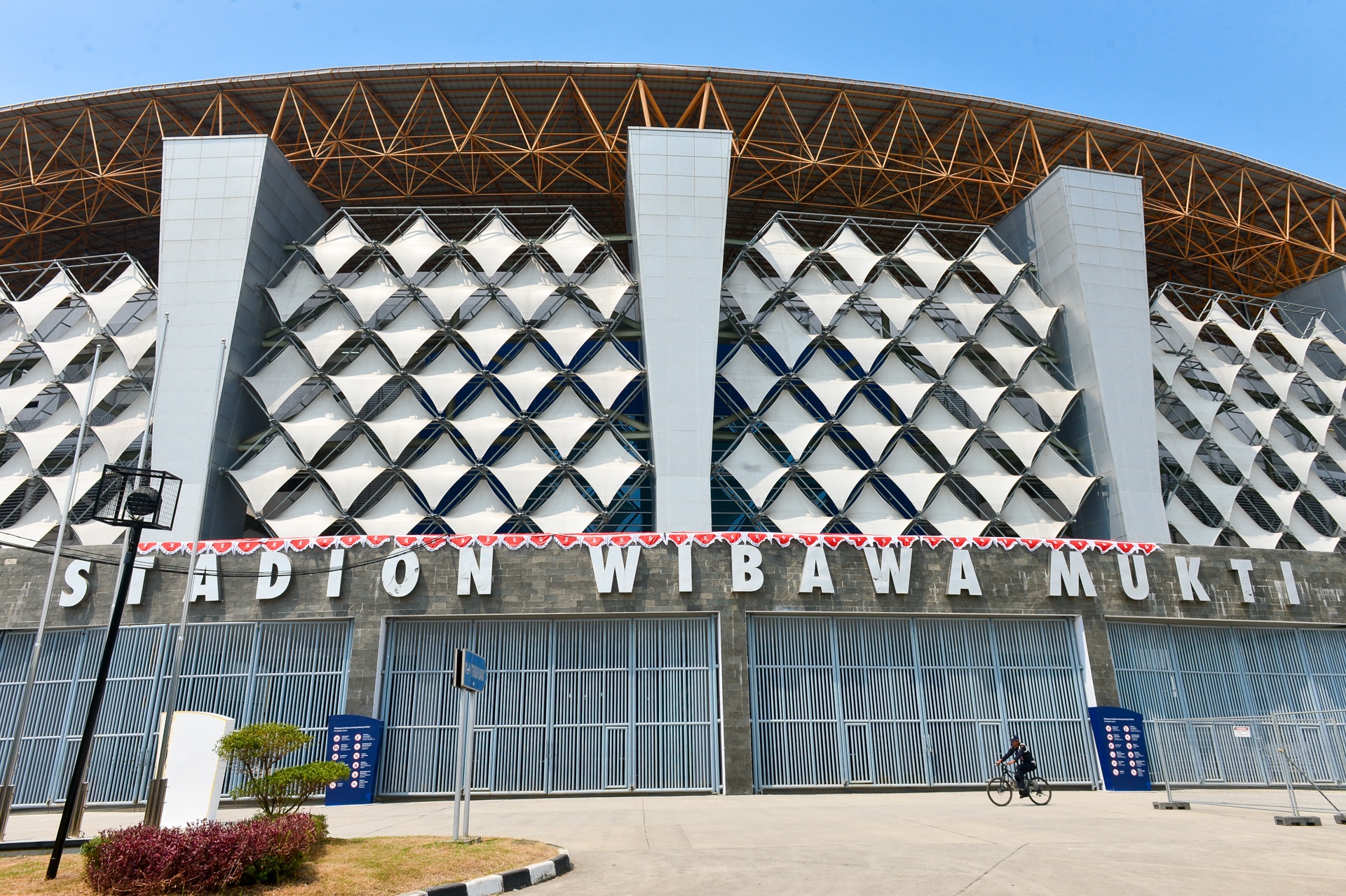 Sân thi đấu 5 sao của Olympic Việt Nam ảnh 13 San thi dau 5 sao cua Olympic Viet Nam anh 13