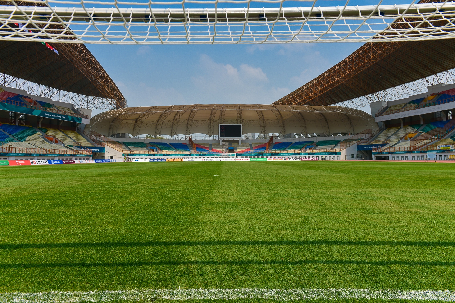 Sân thi đấu 5 sao của Olympic Việt Nam ảnh 2 San thi dau 5 sao cua Olympic Viet Nam anh 2