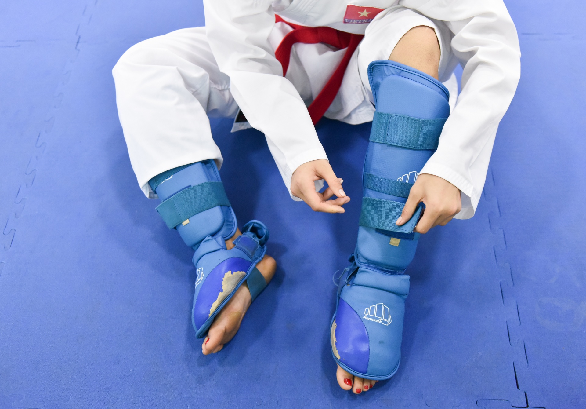 Nu van dong vien karate anh 2