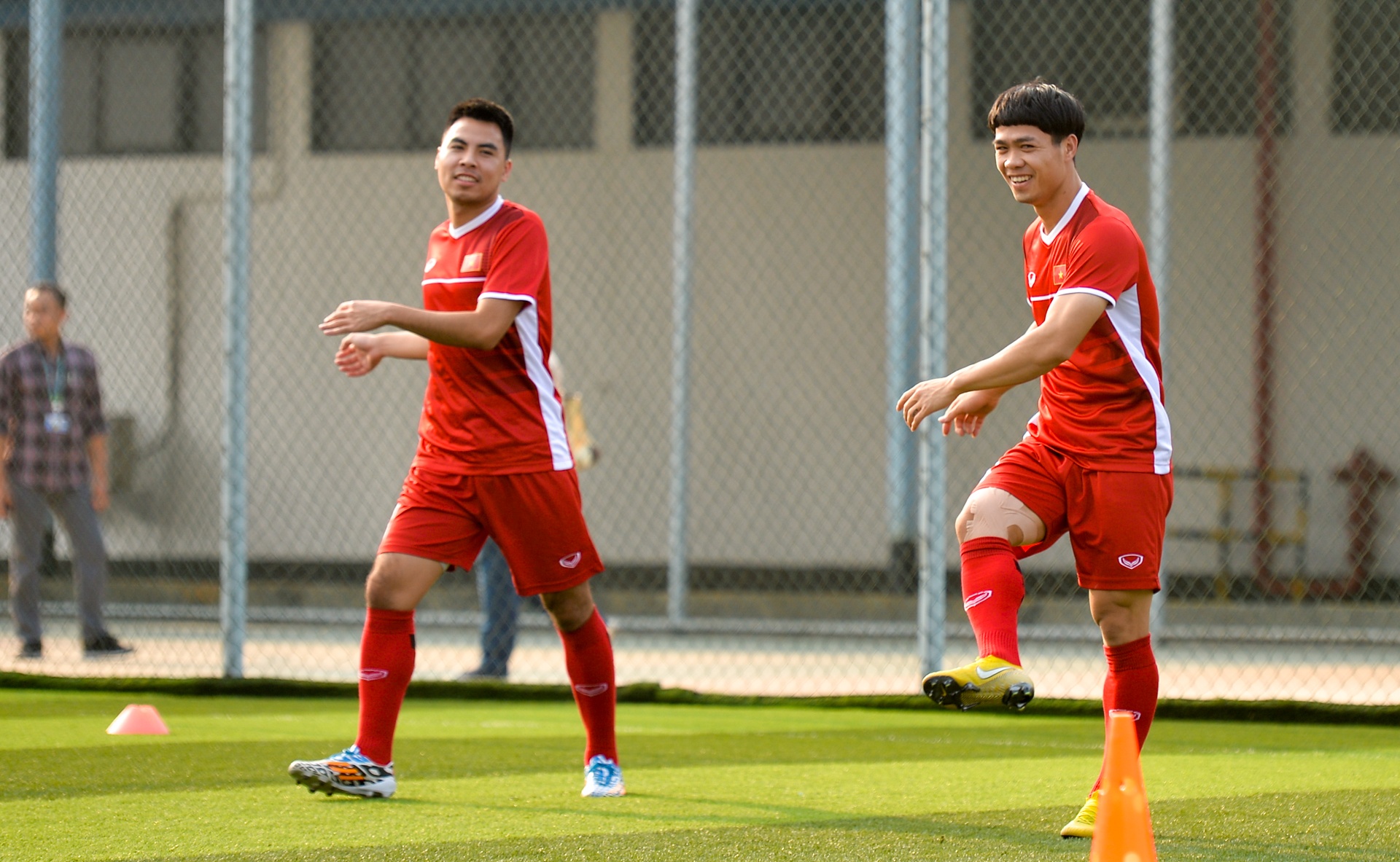 Olympic Viet Nam phai tap o san phui anh 6