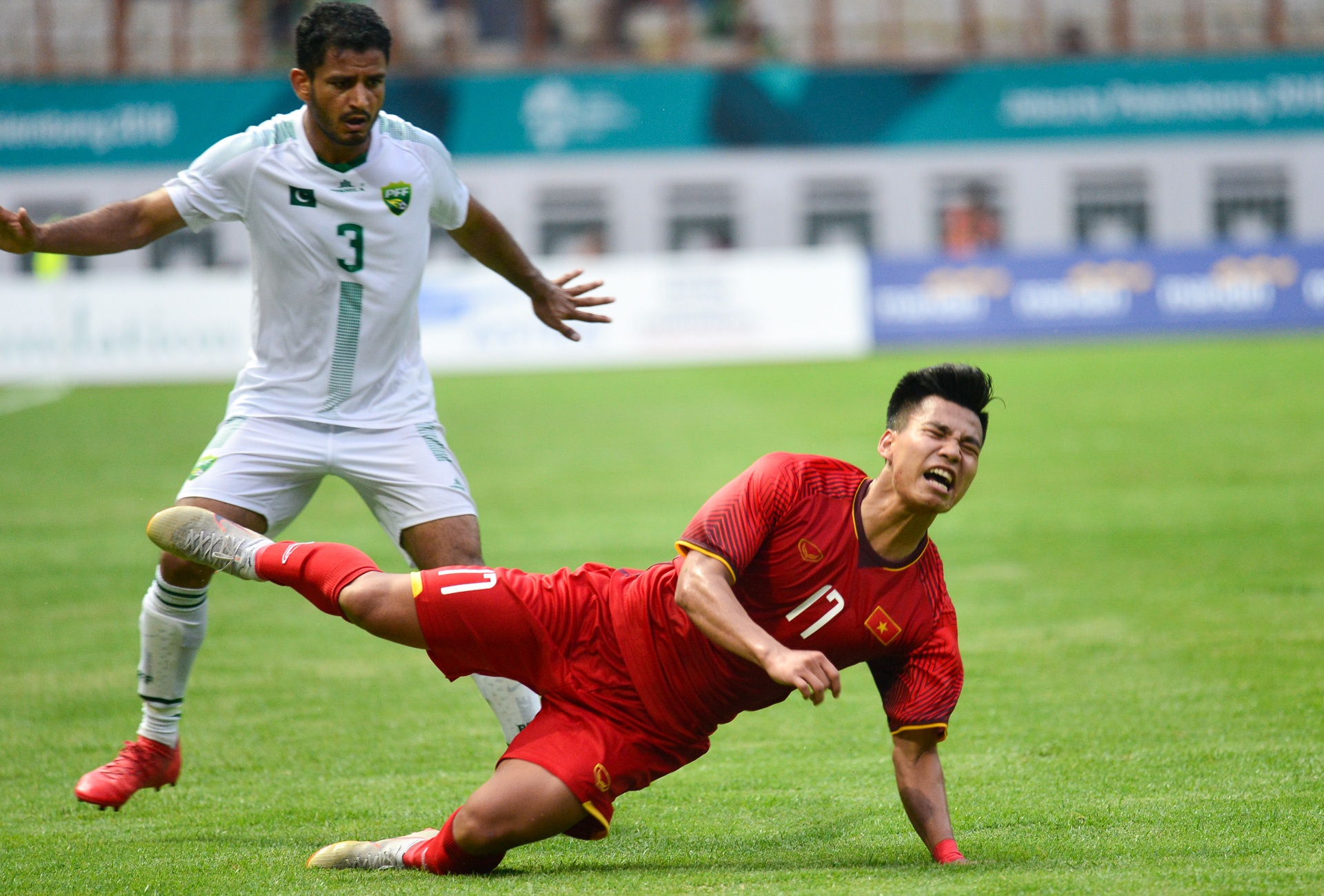 Cong Phuong sut hong phat den anh 12